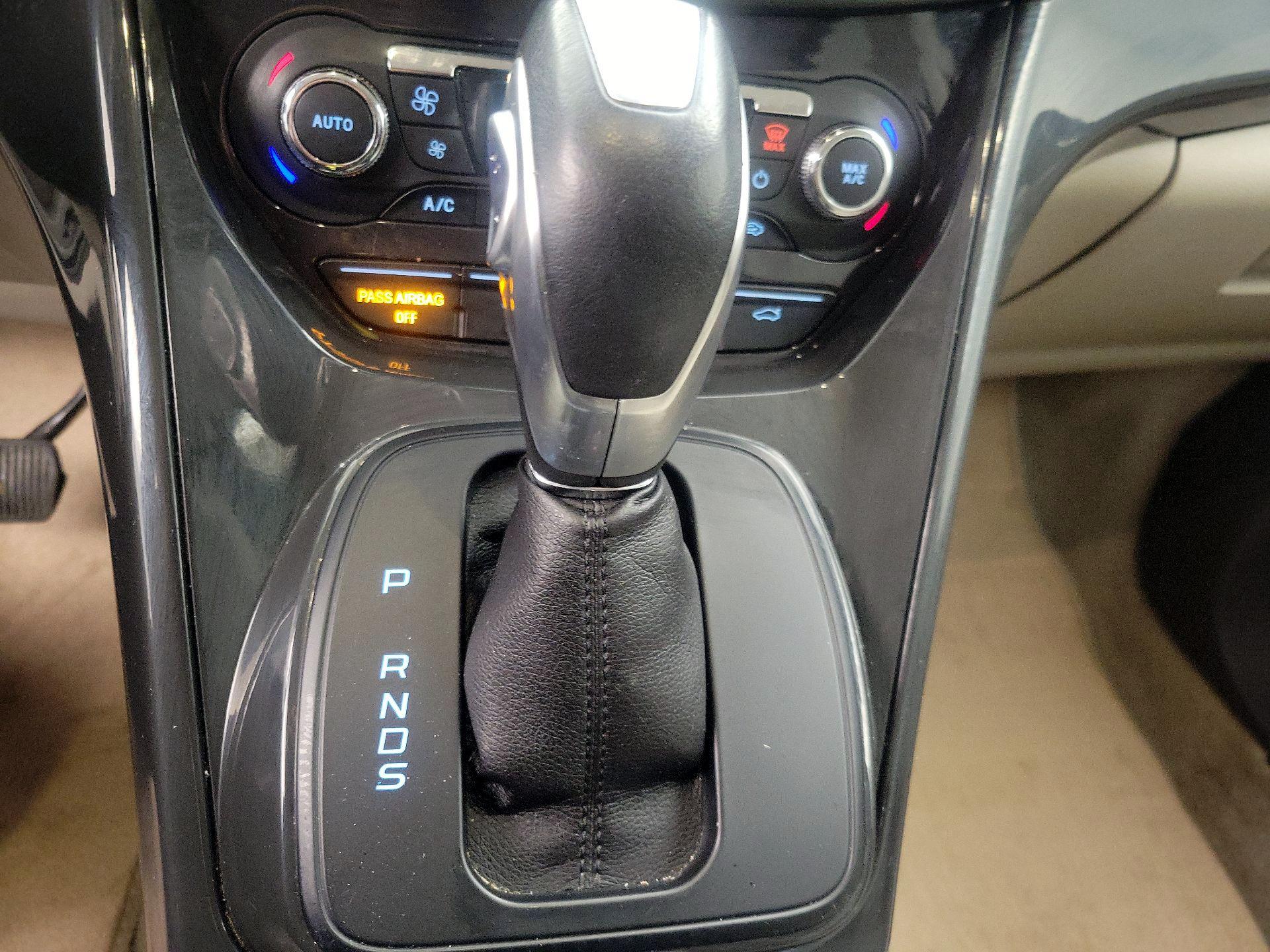 Thumbnail: 2015 Ford Escape - 17