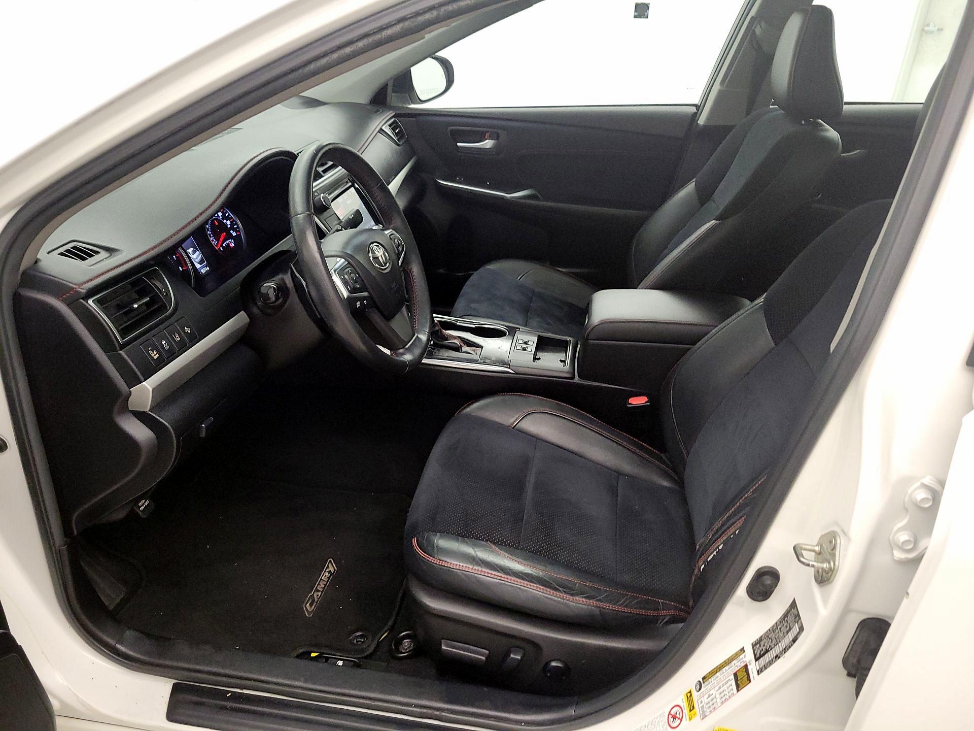 Thumbnail: 2015 Toyota Camry - 11