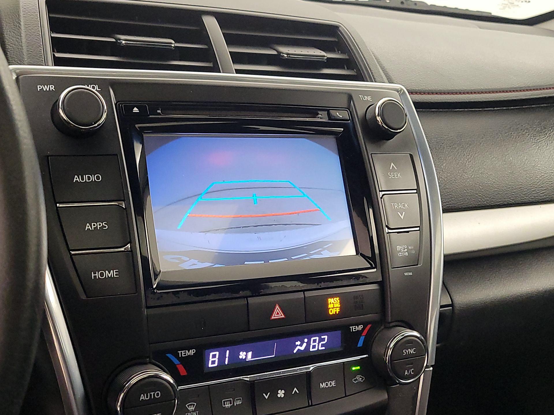 Thumbnail: 2015 Toyota Camry - 14