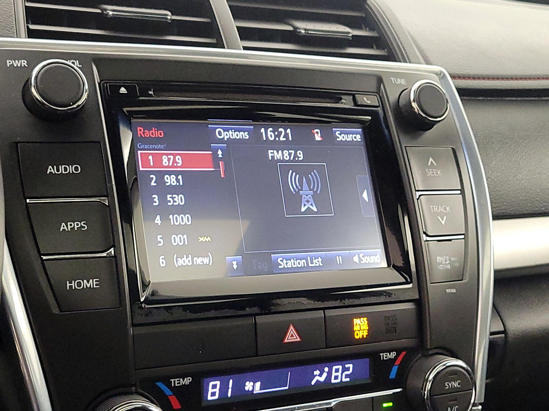 Thumbnail: 2015 Toyota Camry - 15