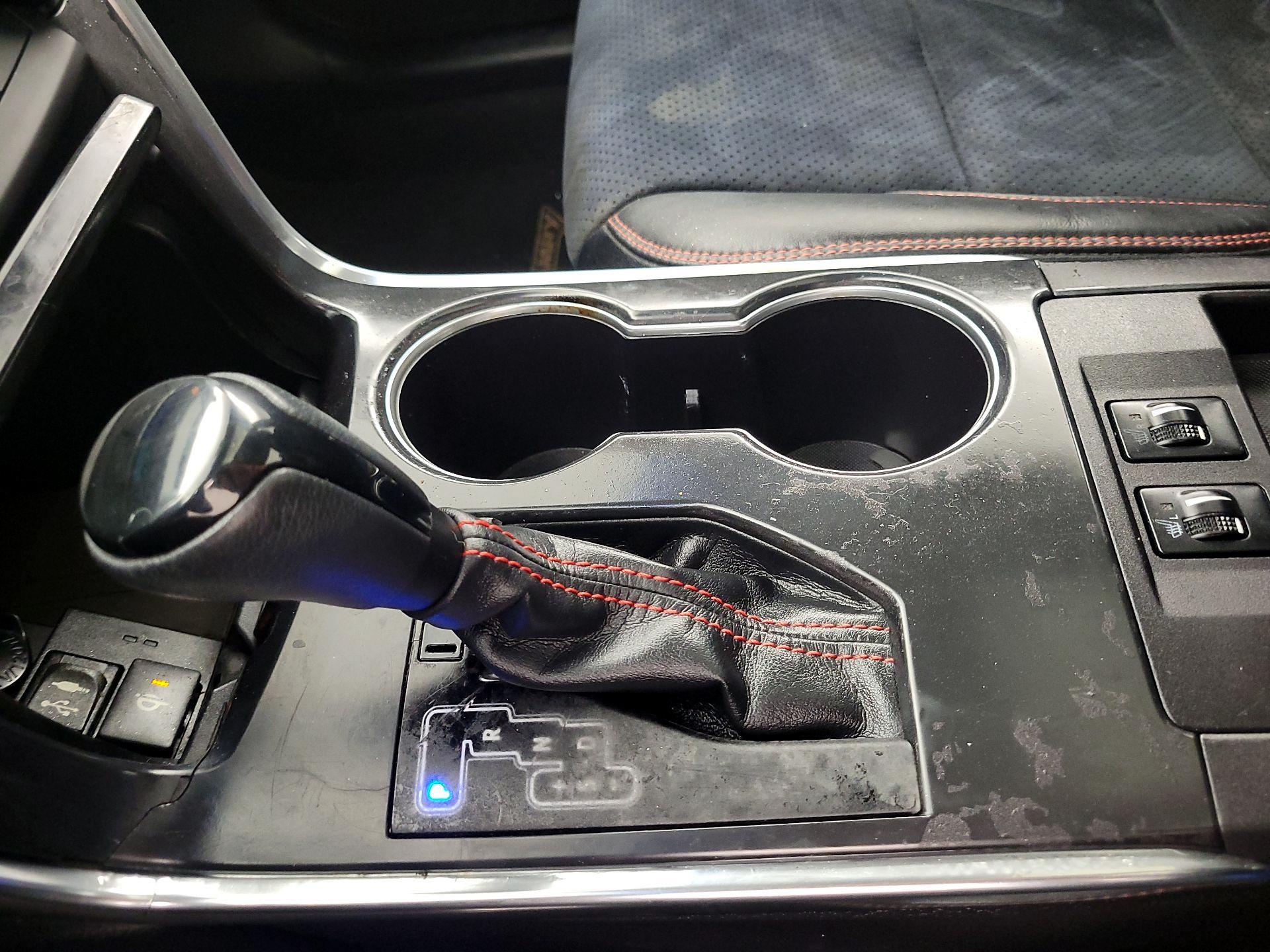 Thumbnail: 2015 Toyota Camry - 17