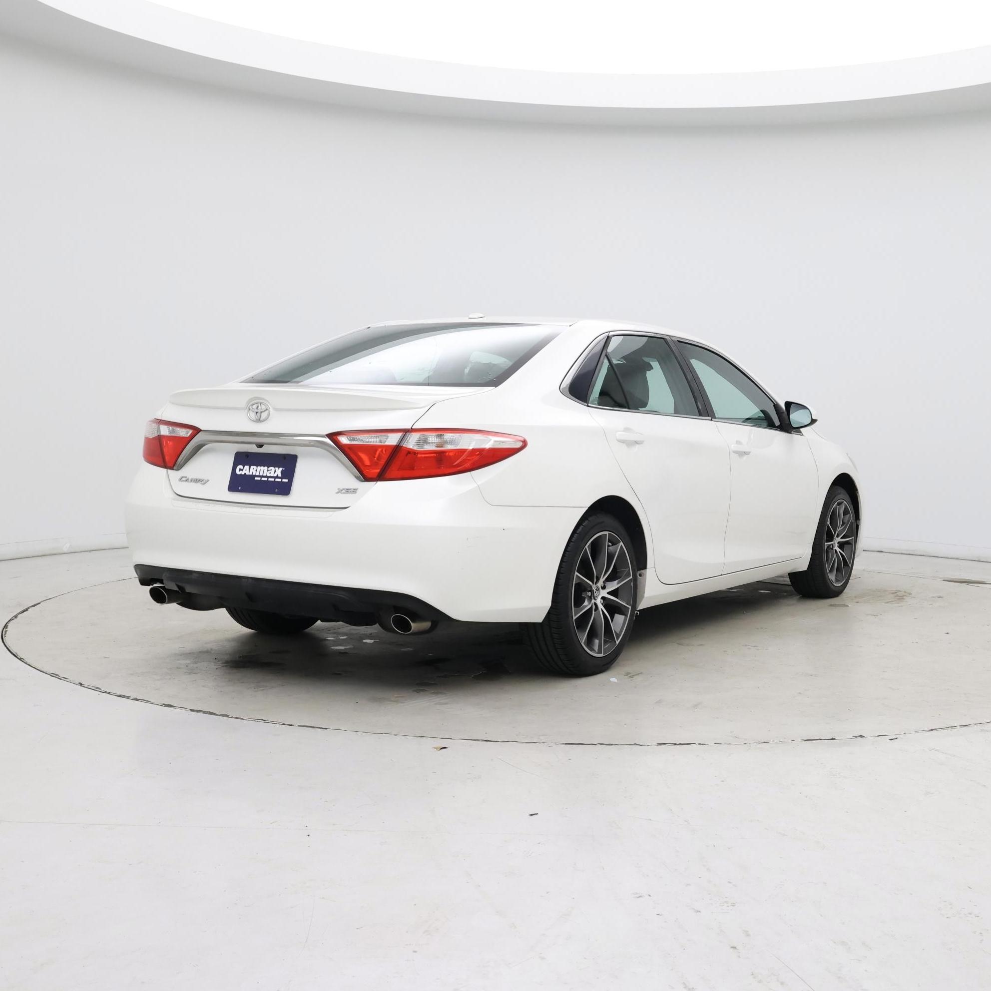 Thumbnail: 2015 Toyota Camry - 8