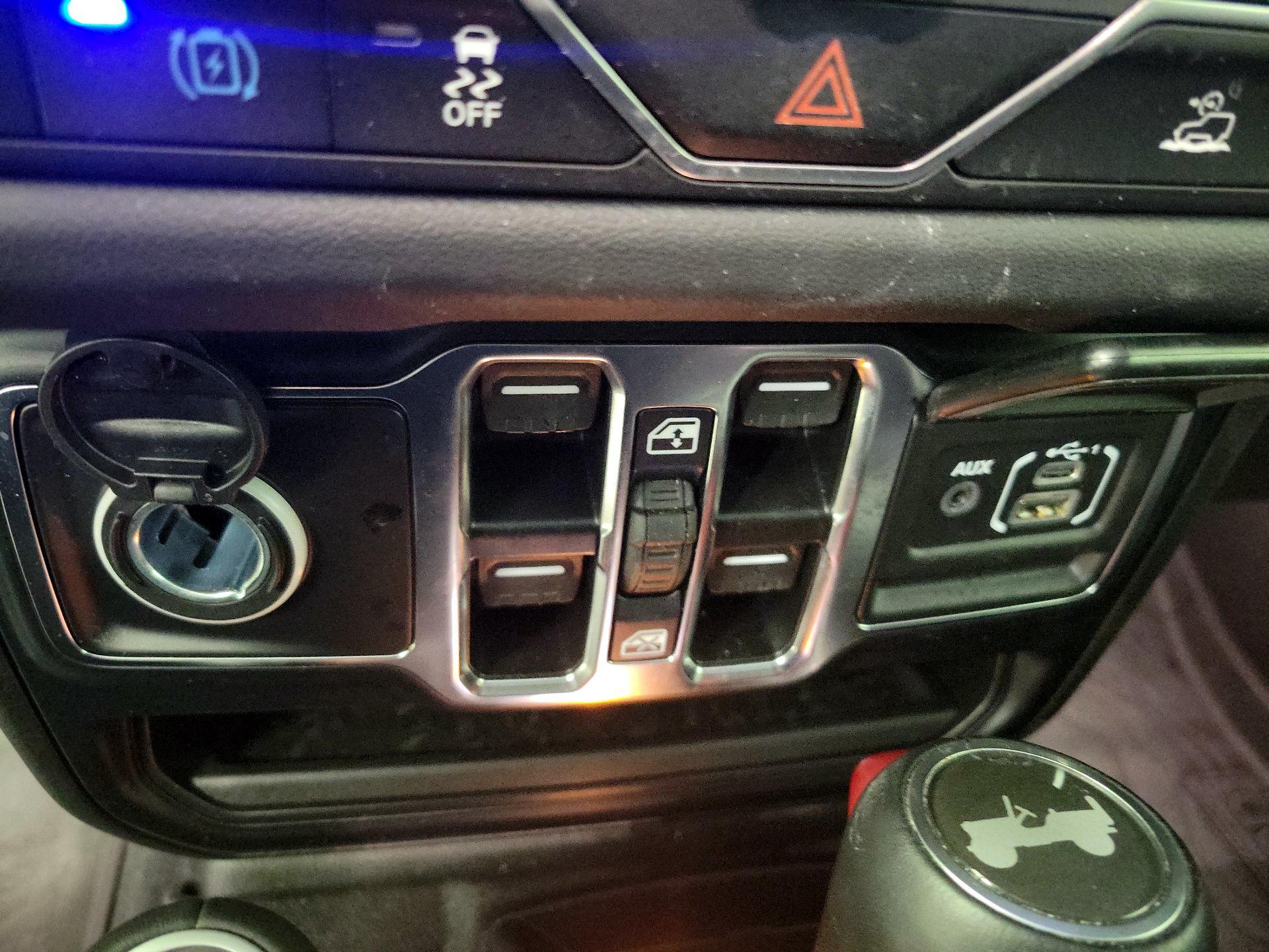 Thumbnail: 2024 Jeep Wrangler - 19