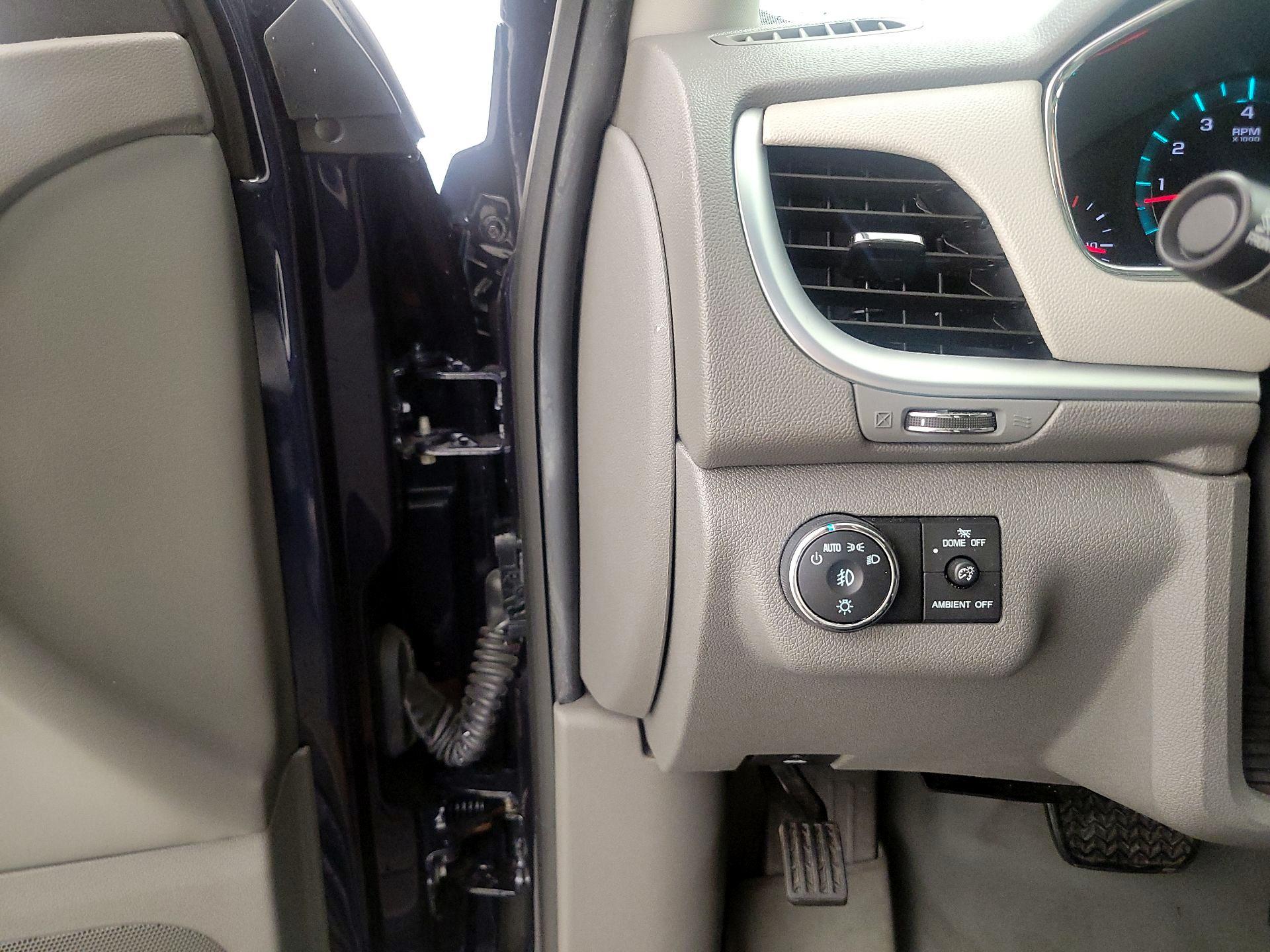 Thumbnail: 2015 Chevrolet Traverse - 13