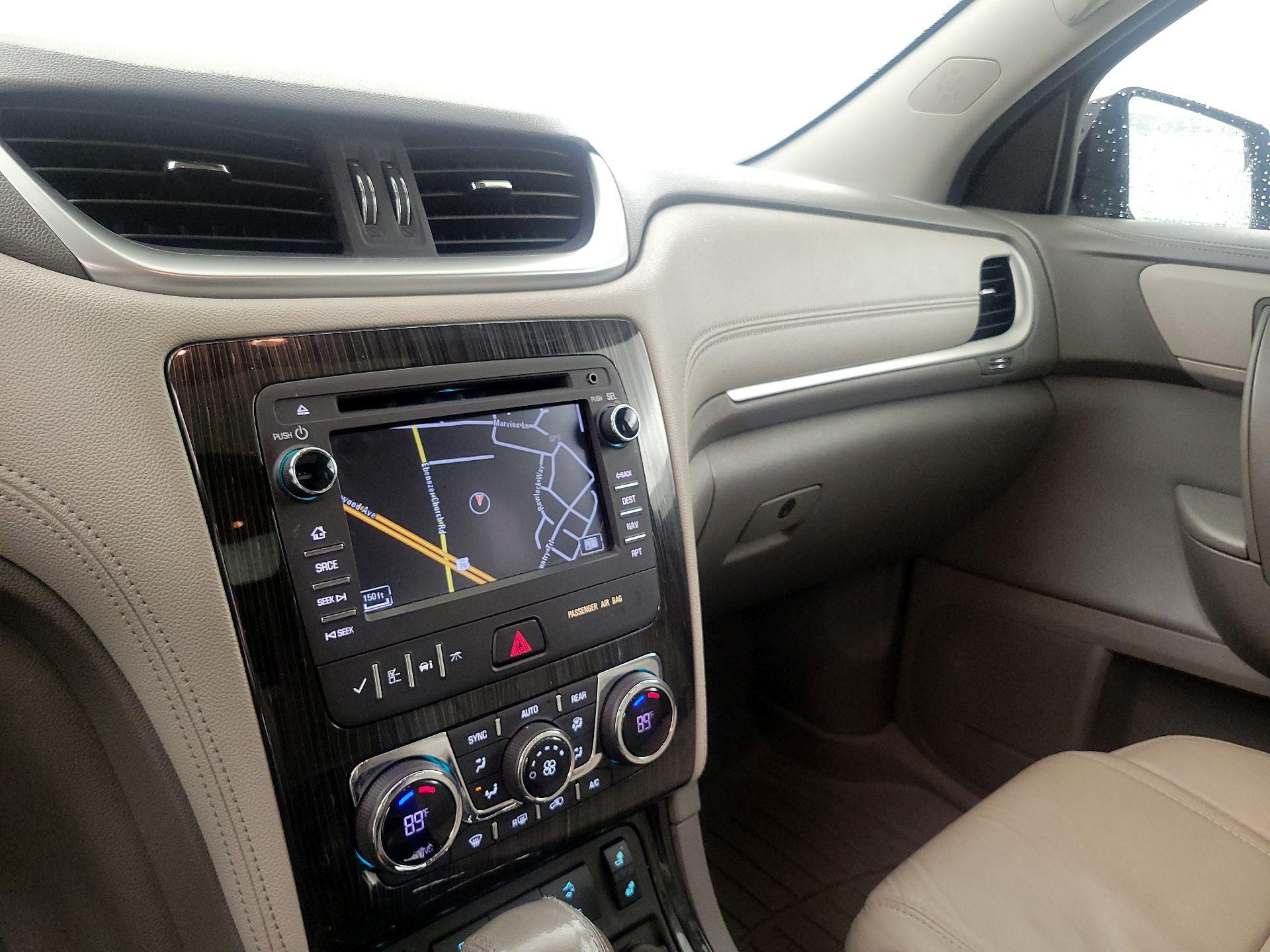 Thumbnail: 2015 Chevrolet Traverse - 14