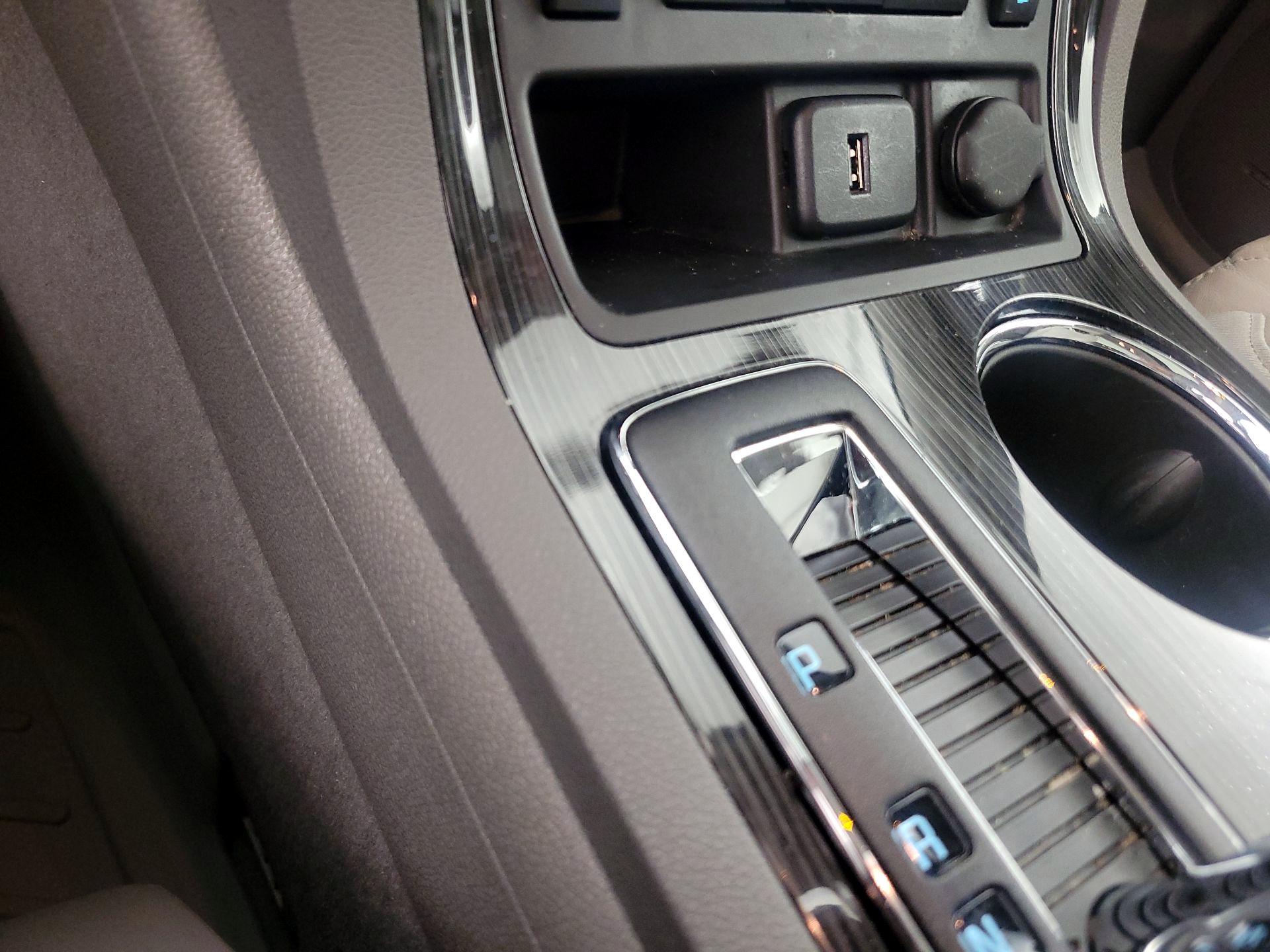 Thumbnail: 2015 Chevrolet Traverse - 19