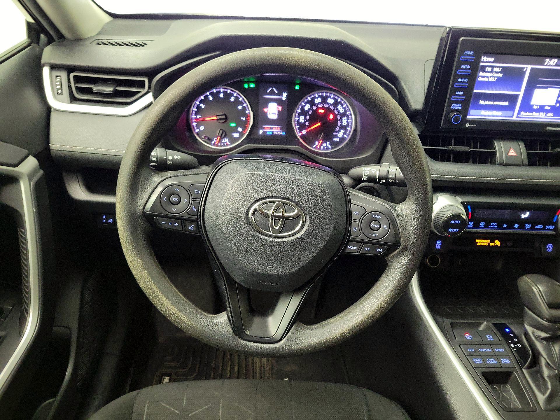 Thumbnail: 2021 Toyota RAV4 - 10