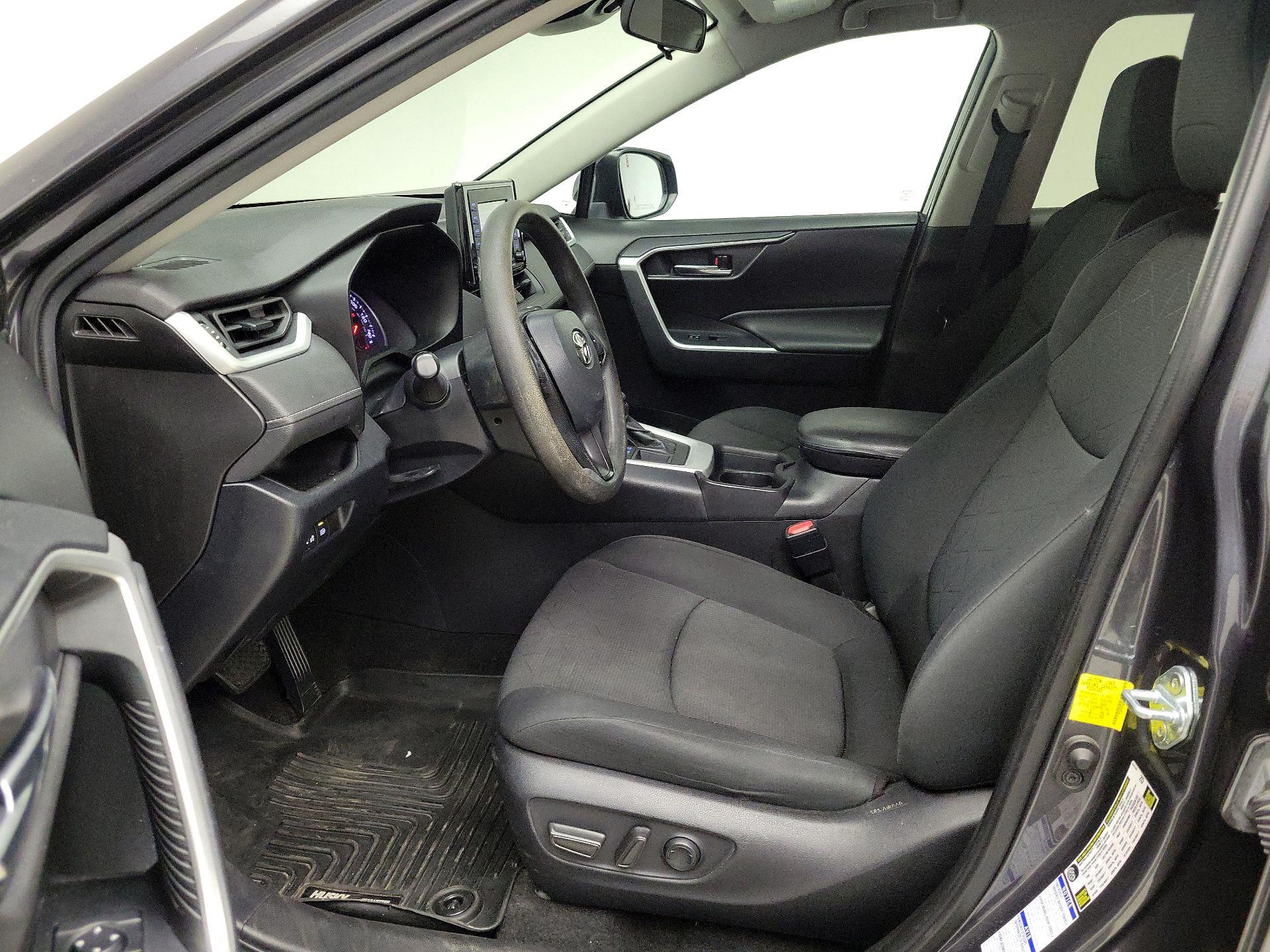 Thumbnail: 2021 Toyota RAV4 - 11