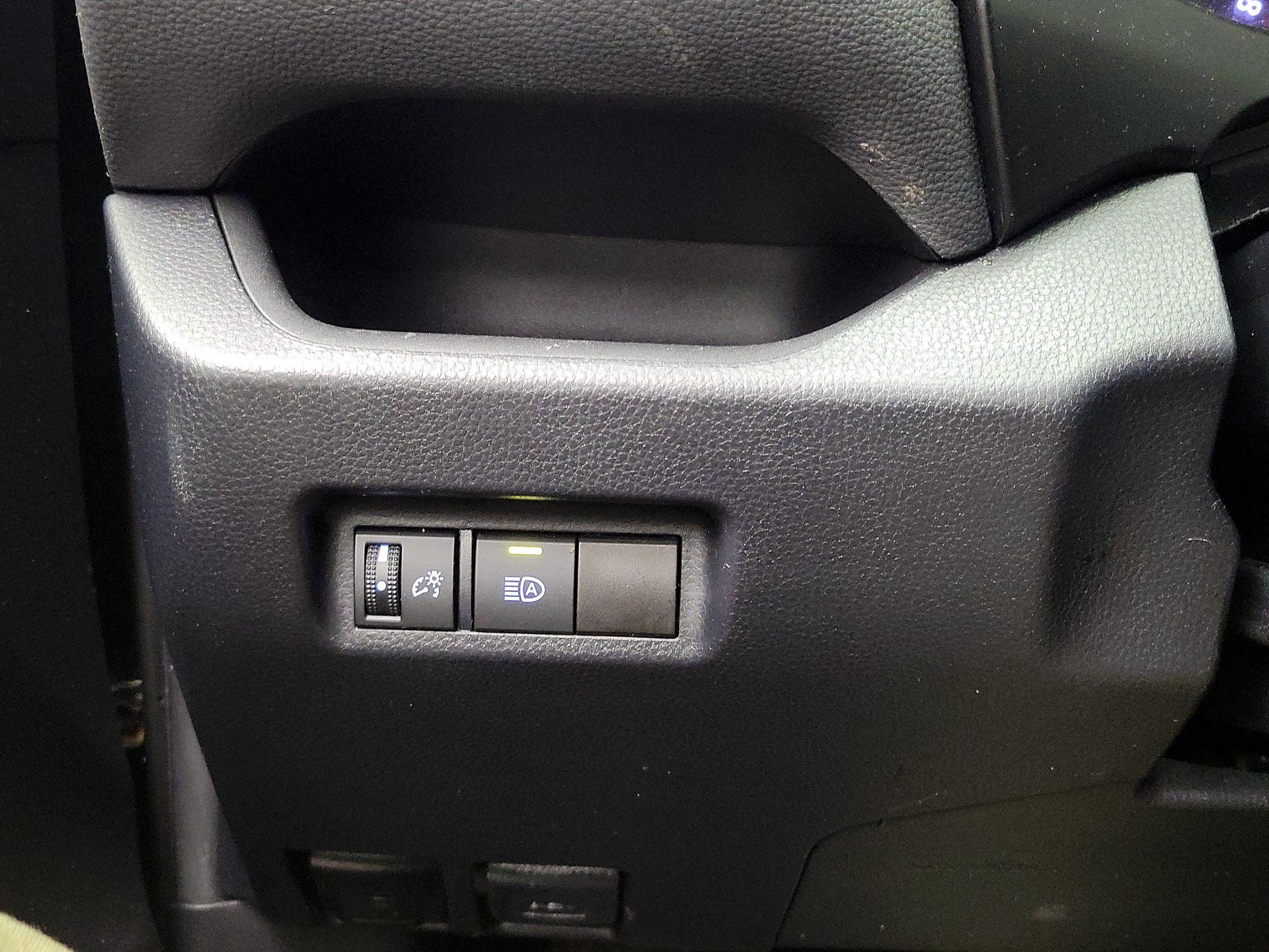 Thumbnail: 2021 Toyota RAV4 - 13