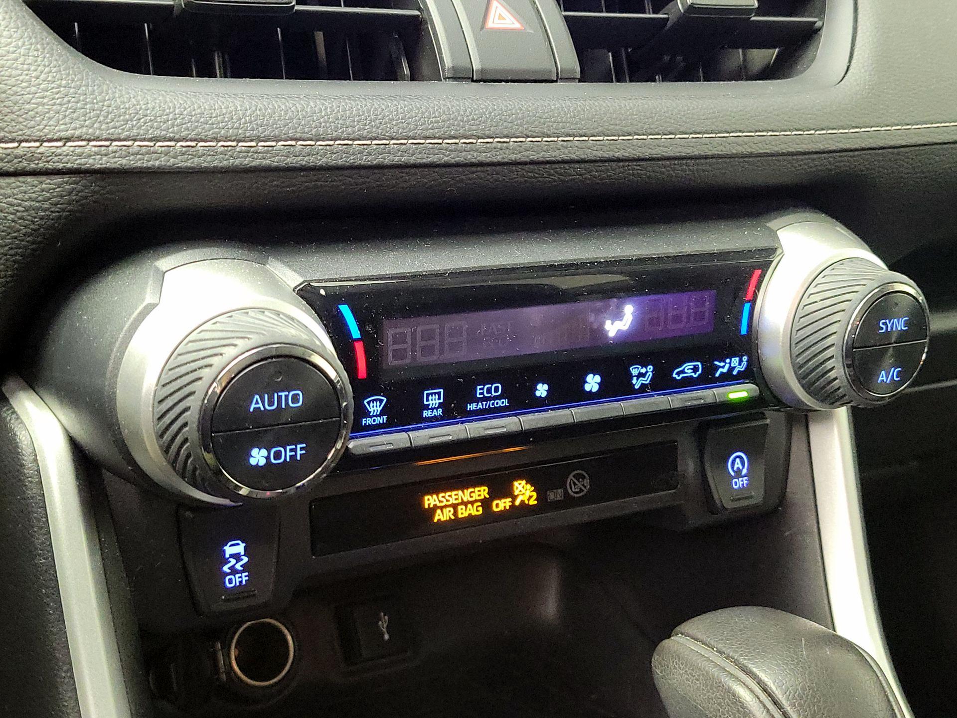 Thumbnail: 2021 Toyota RAV4 - 16