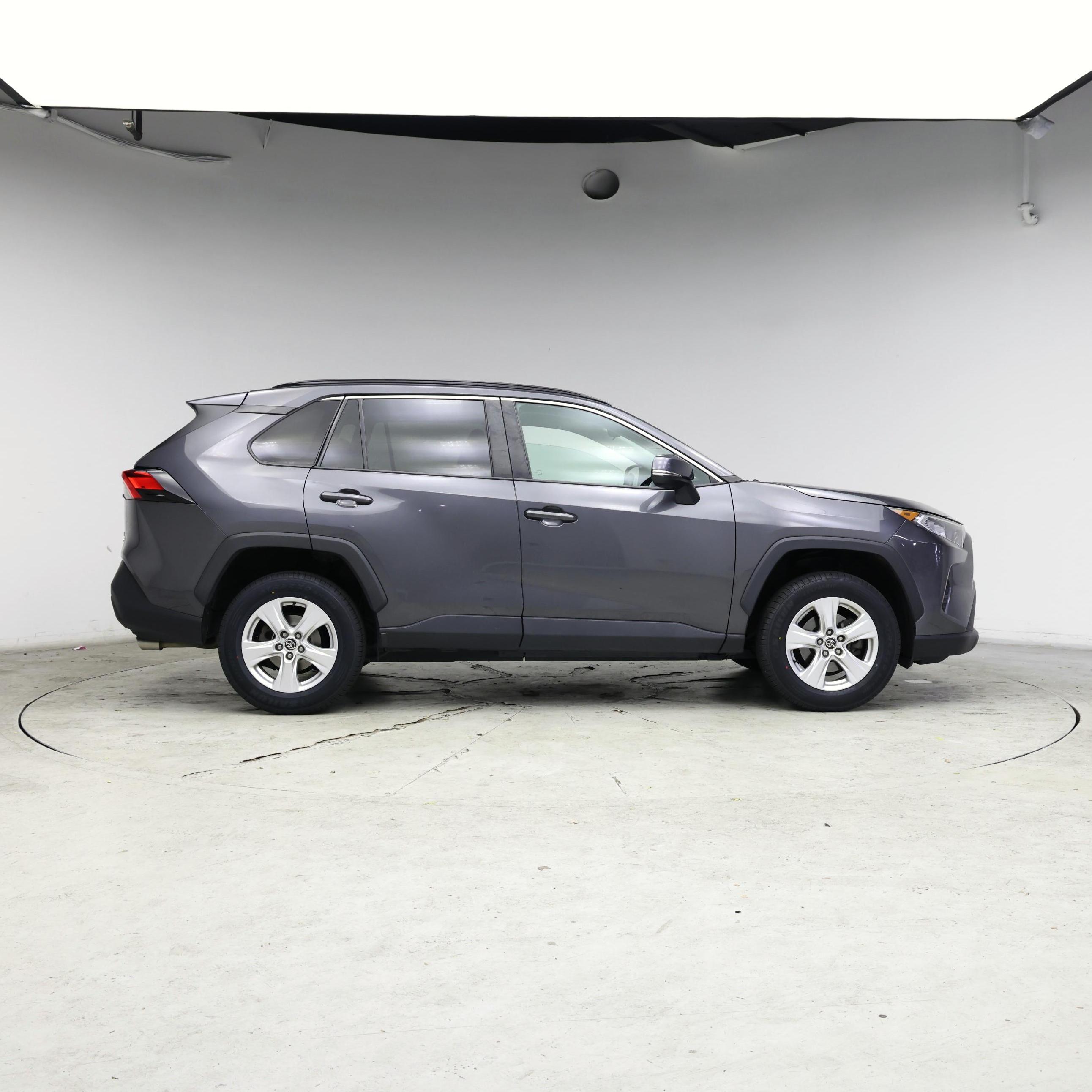 Thumbnail: 2021 Toyota RAV4 - 7