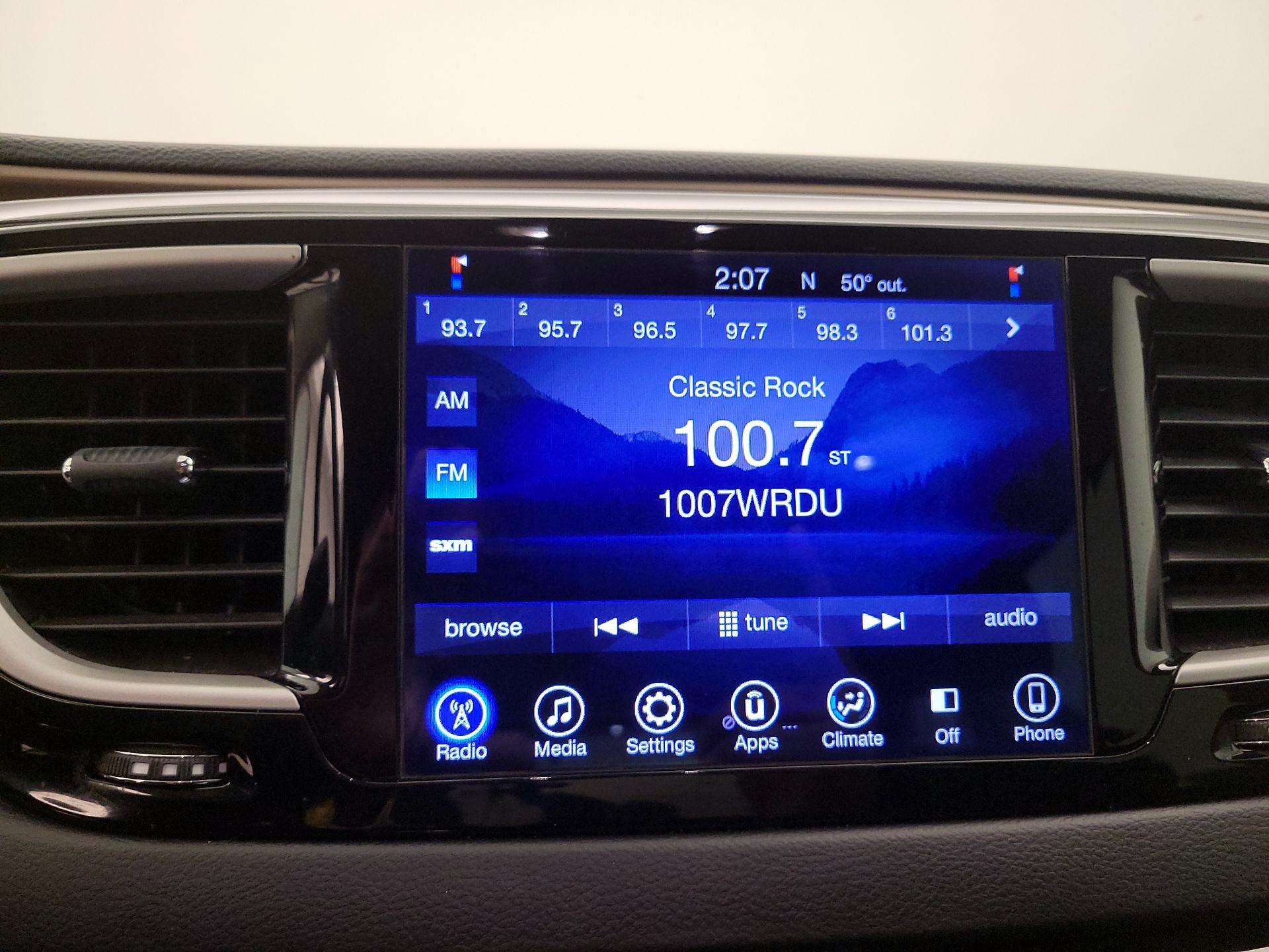 Thumbnail: 2017 Chrysler Pacifica - 15