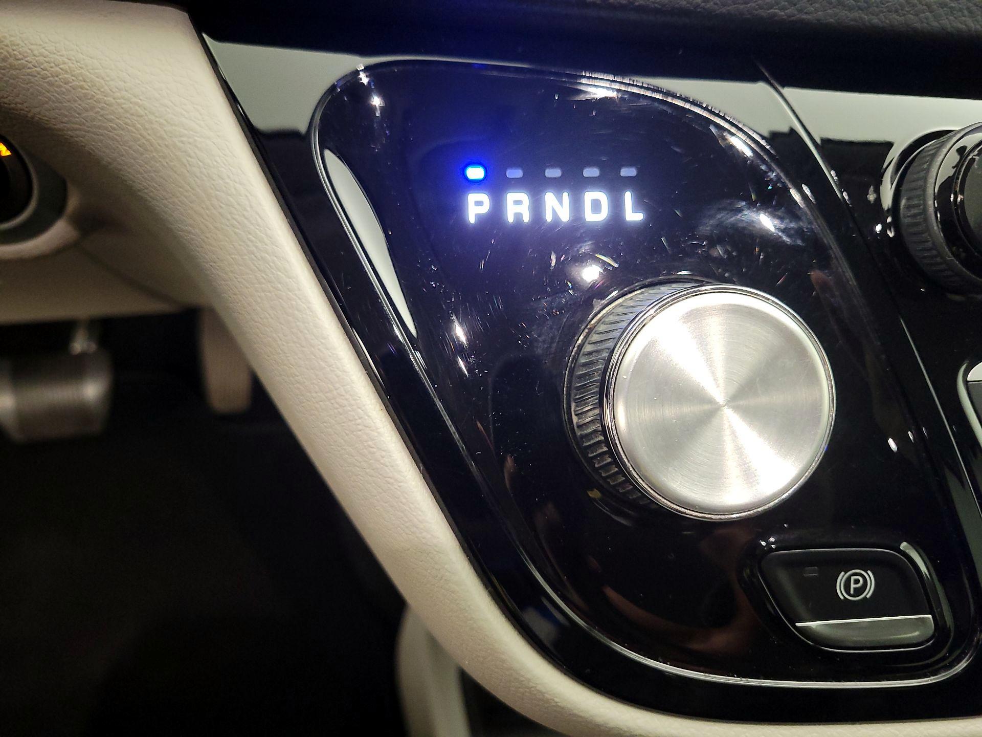 Thumbnail: 2017 Chrysler Pacifica - 17