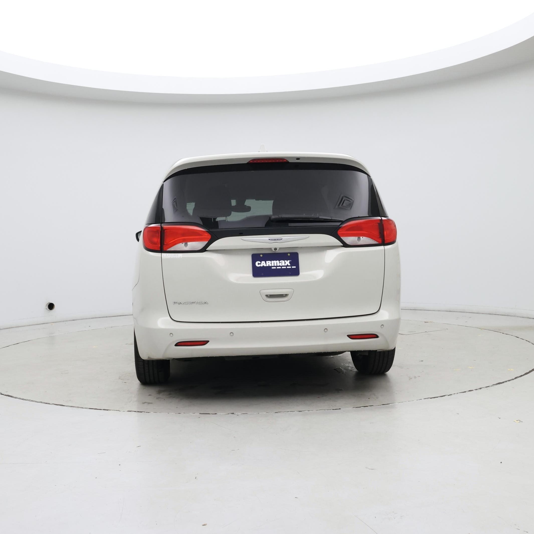 Thumbnail: 2017 Chrysler Pacifica - 6