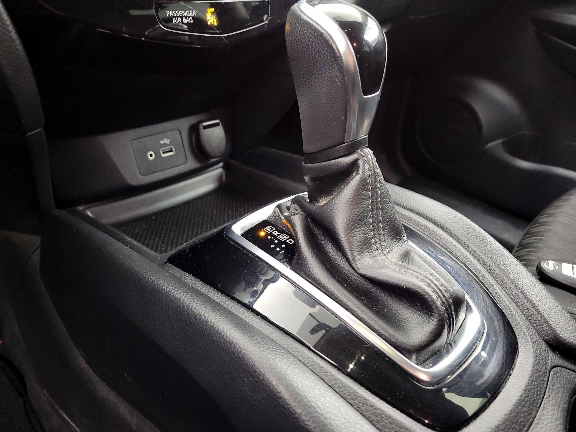 Thumbnail: 2018 Nissan Rogue - 17