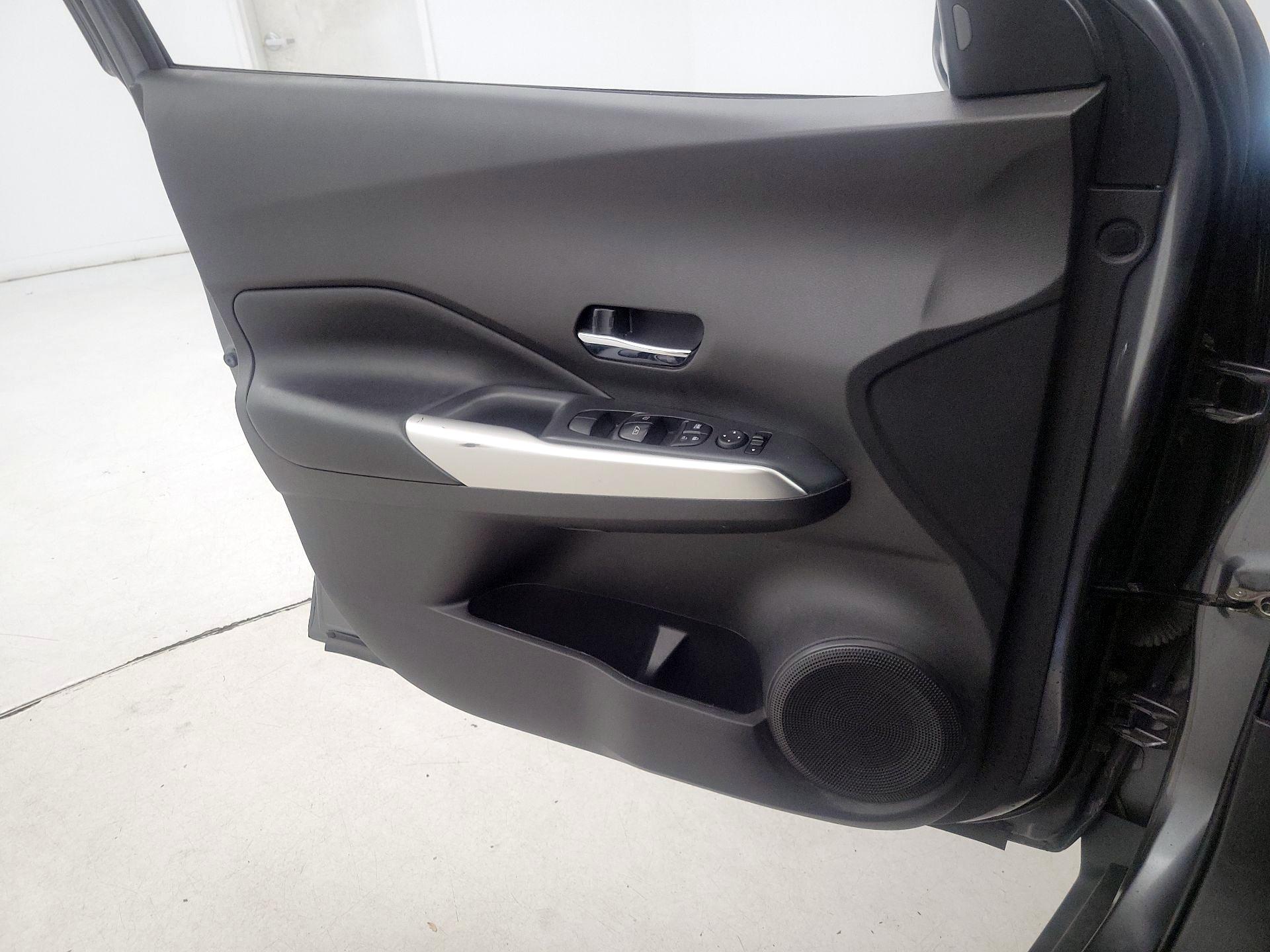 Thumbnail: 2019 Nissan Kicks - 12