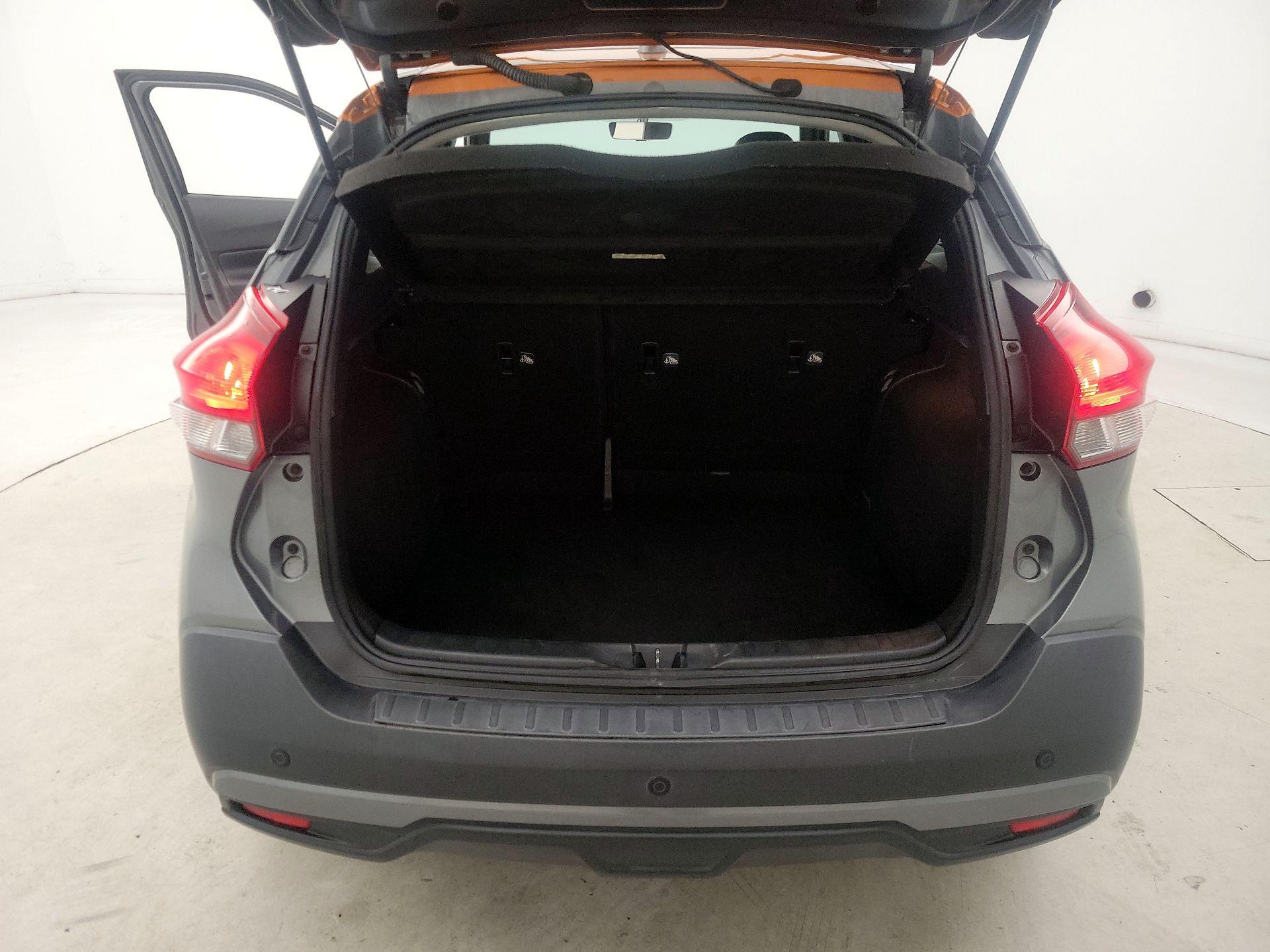 Thumbnail: 2019 Nissan Kicks - 19