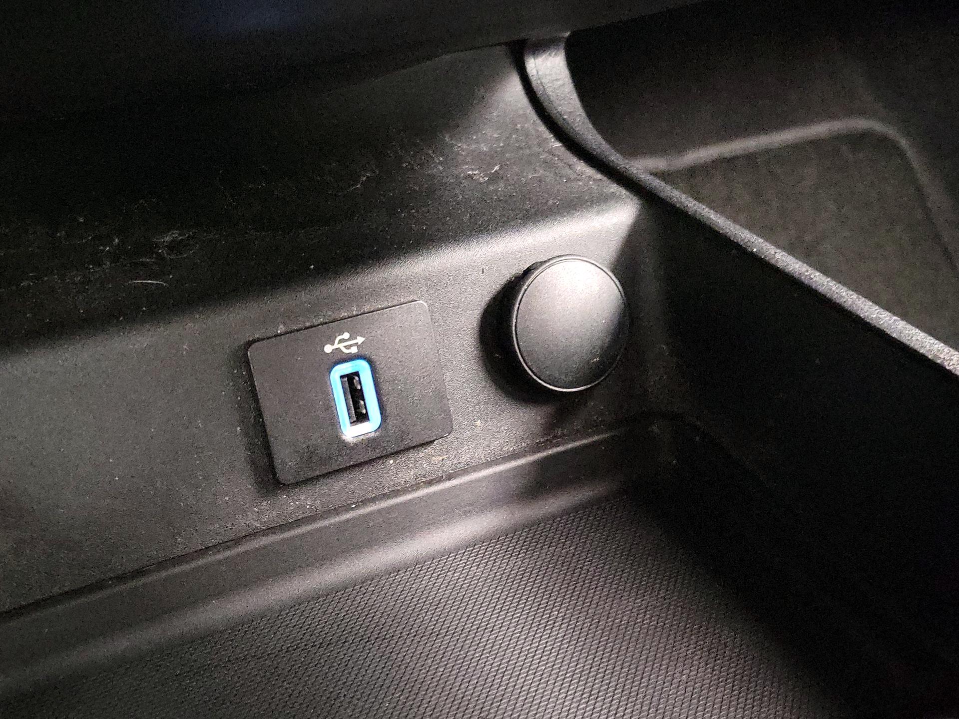 Thumbnail: 2017 Ford Fusion - 19