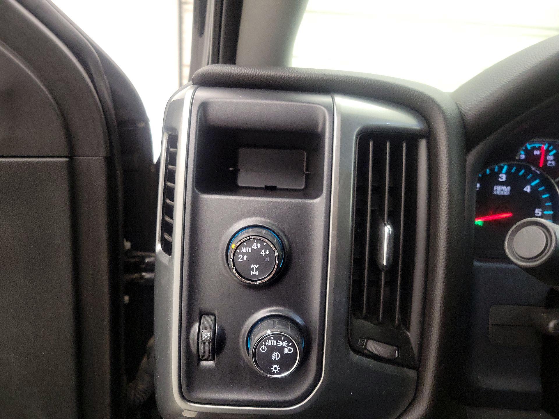 Thumbnail: 2016 Chevrolet Silverado 1500 - 13