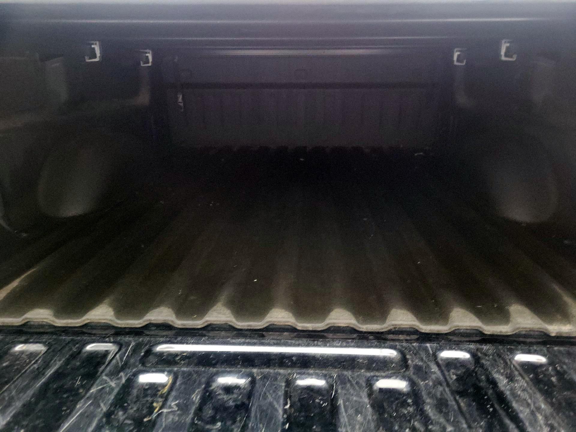 Thumbnail: 2016 Chevrolet Silverado 1500 - 19