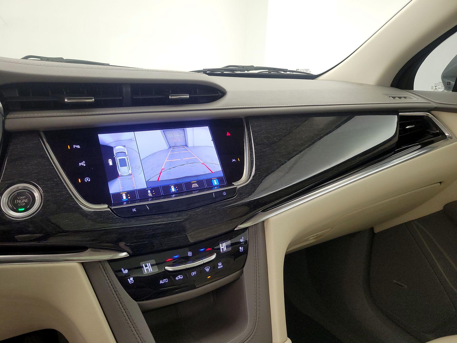 Thumbnail: 2022 Cadillac XT6 - 14