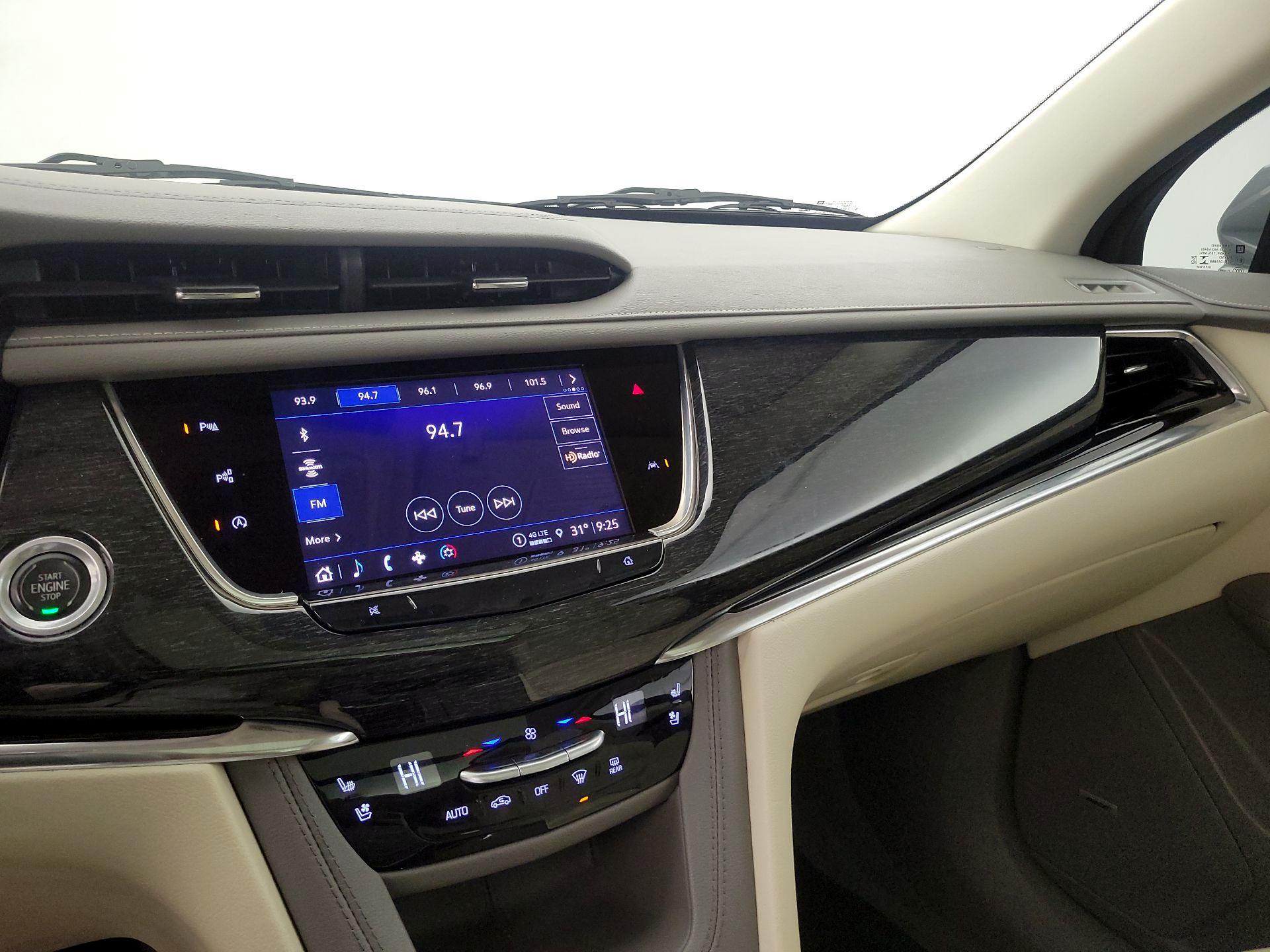 Thumbnail: 2022 Cadillac XT6 - 15