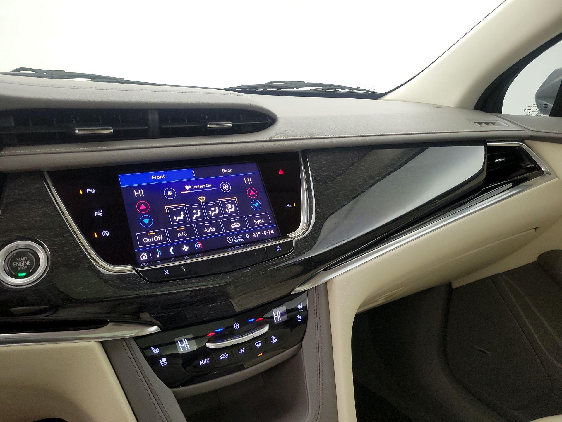 Thumbnail: 2022 Cadillac XT6 - 16