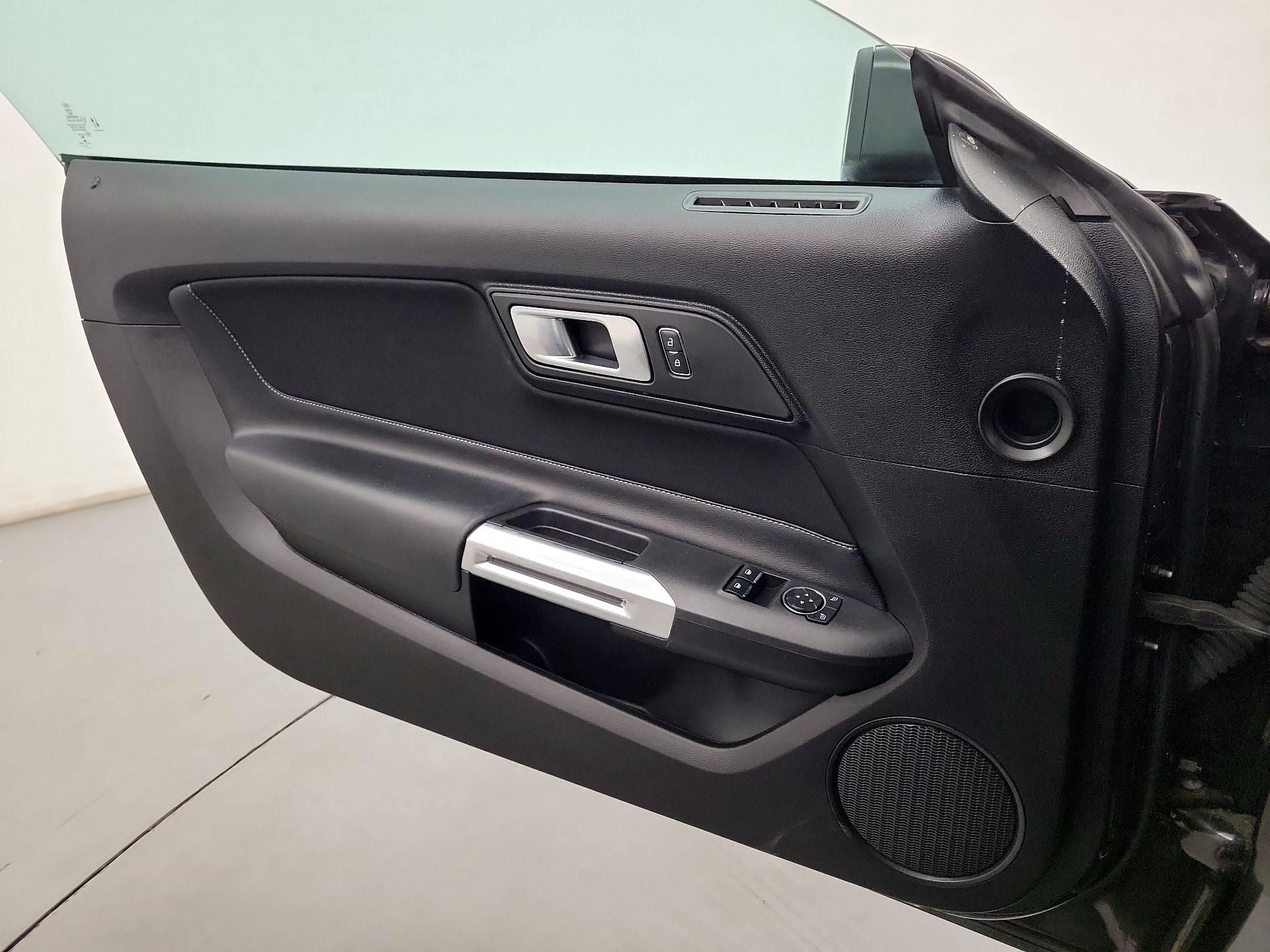 Thumbnail: 2022 Ford Mustang - 10