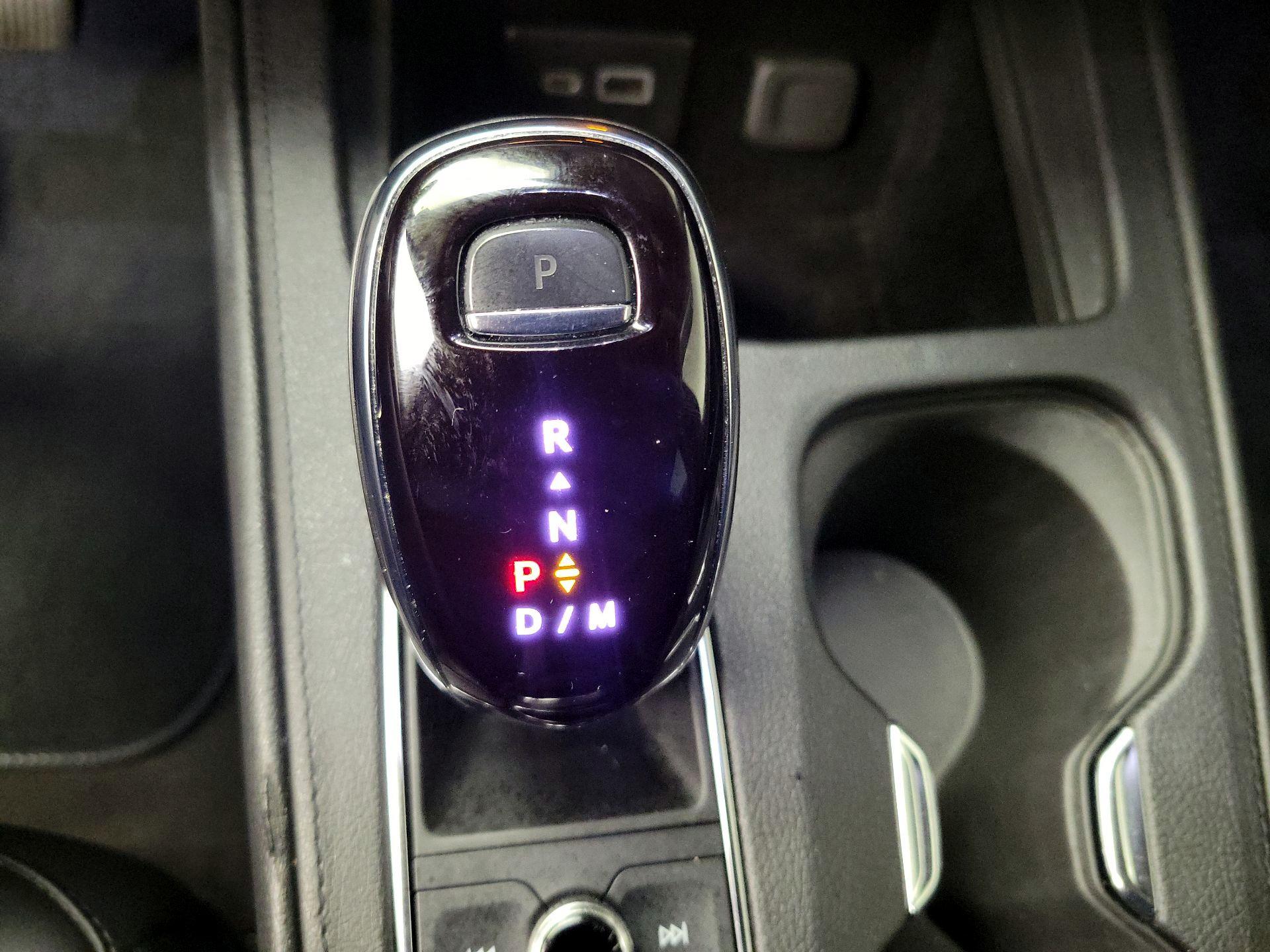 Thumbnail: 2023 Cadillac XT4 - 17