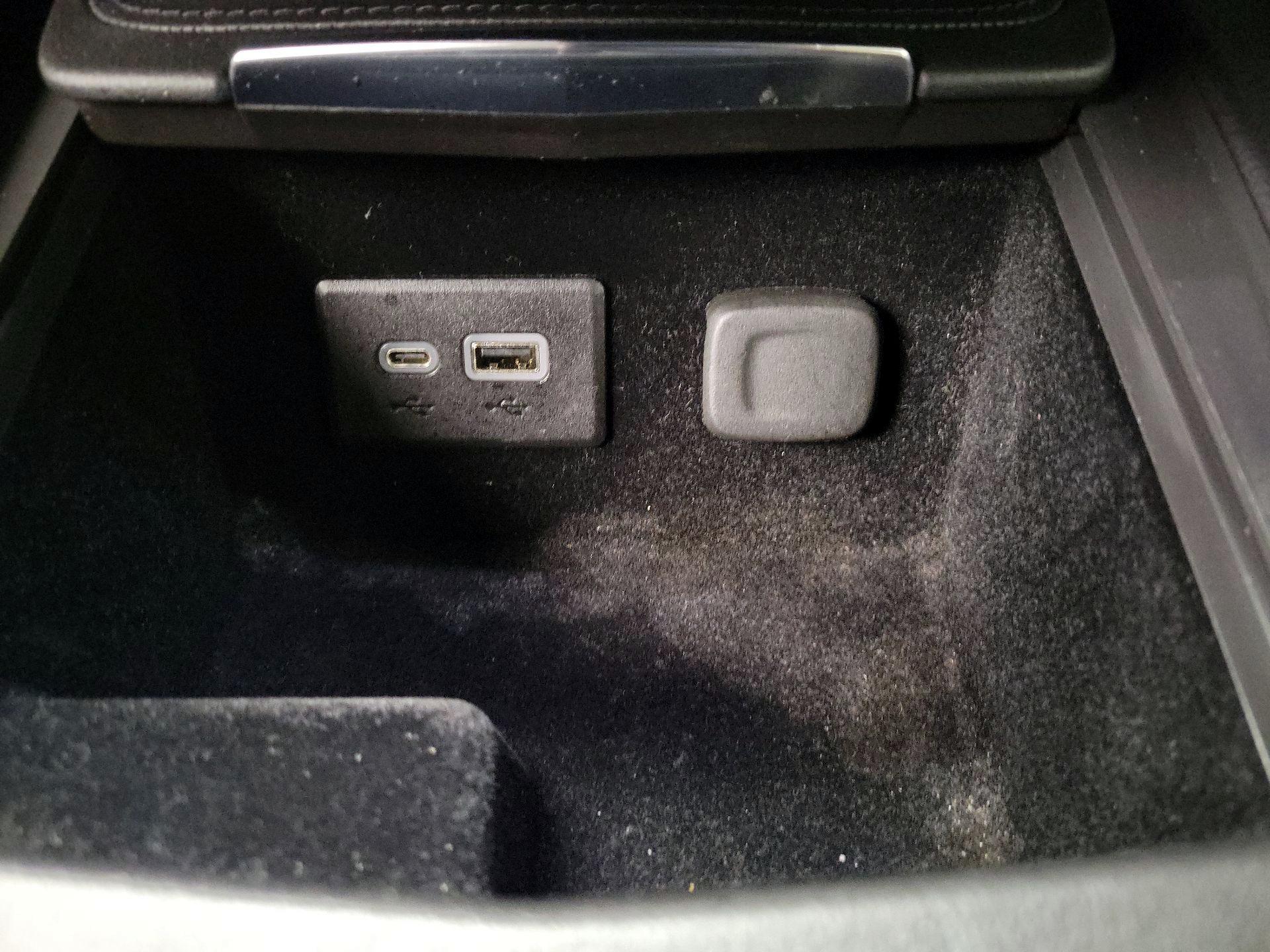 Thumbnail: 2023 Cadillac XT4 - 18