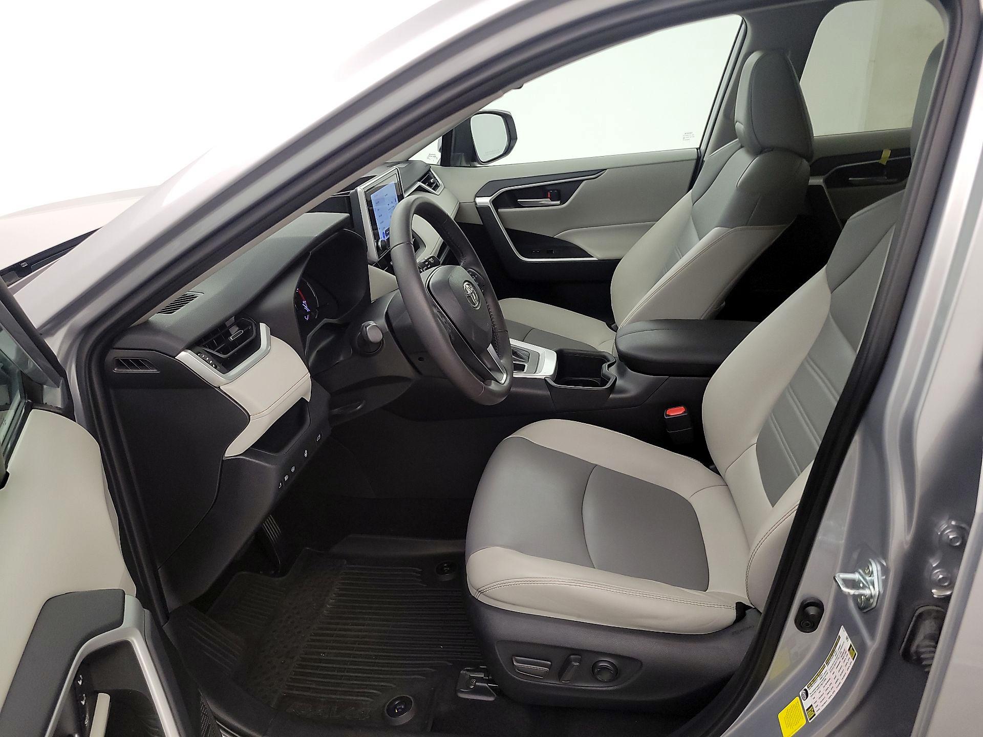 Thumbnail: 2024 Toyota RAV4 - 11