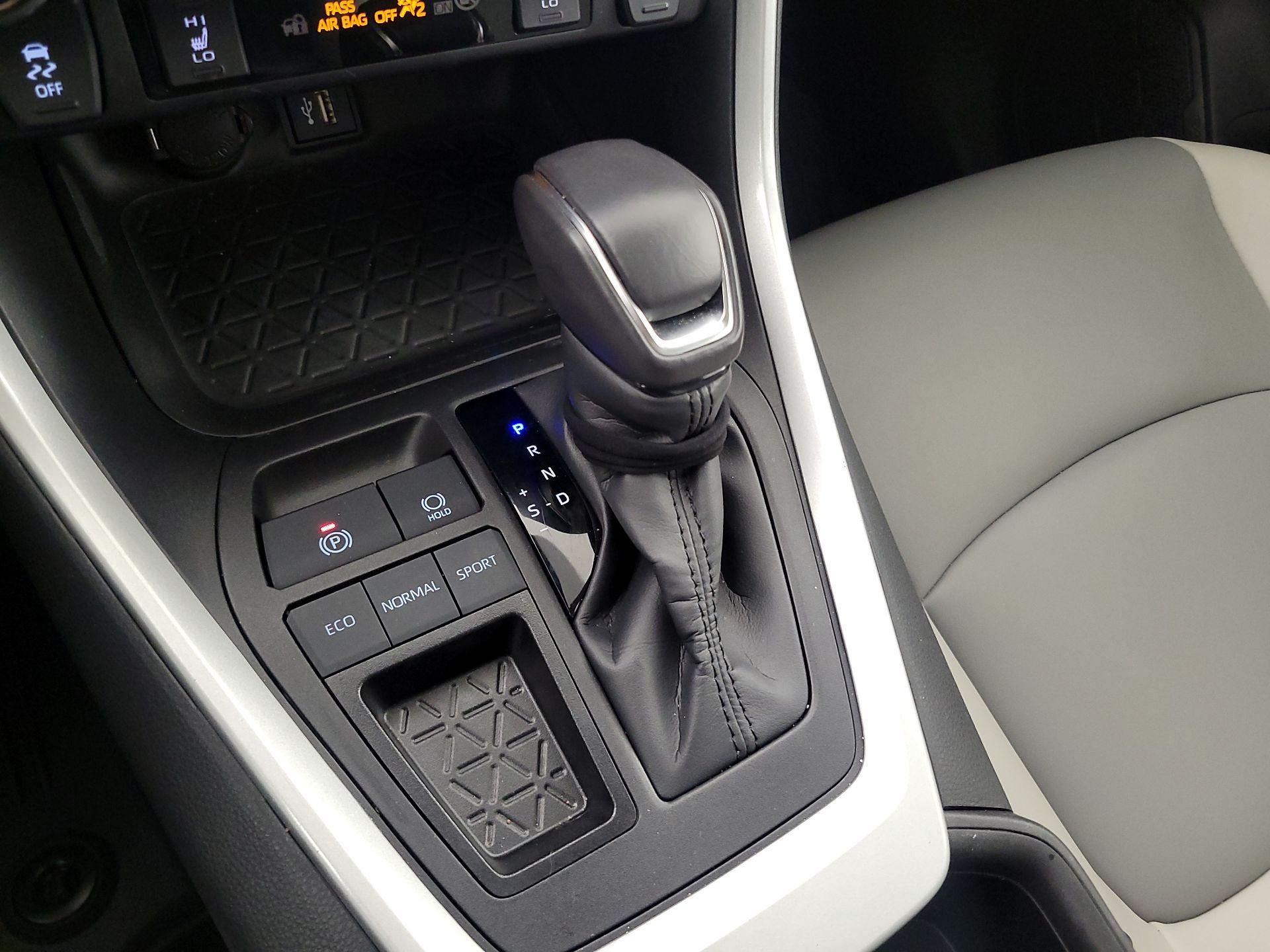 Thumbnail: 2024 Toyota RAV4 - 17