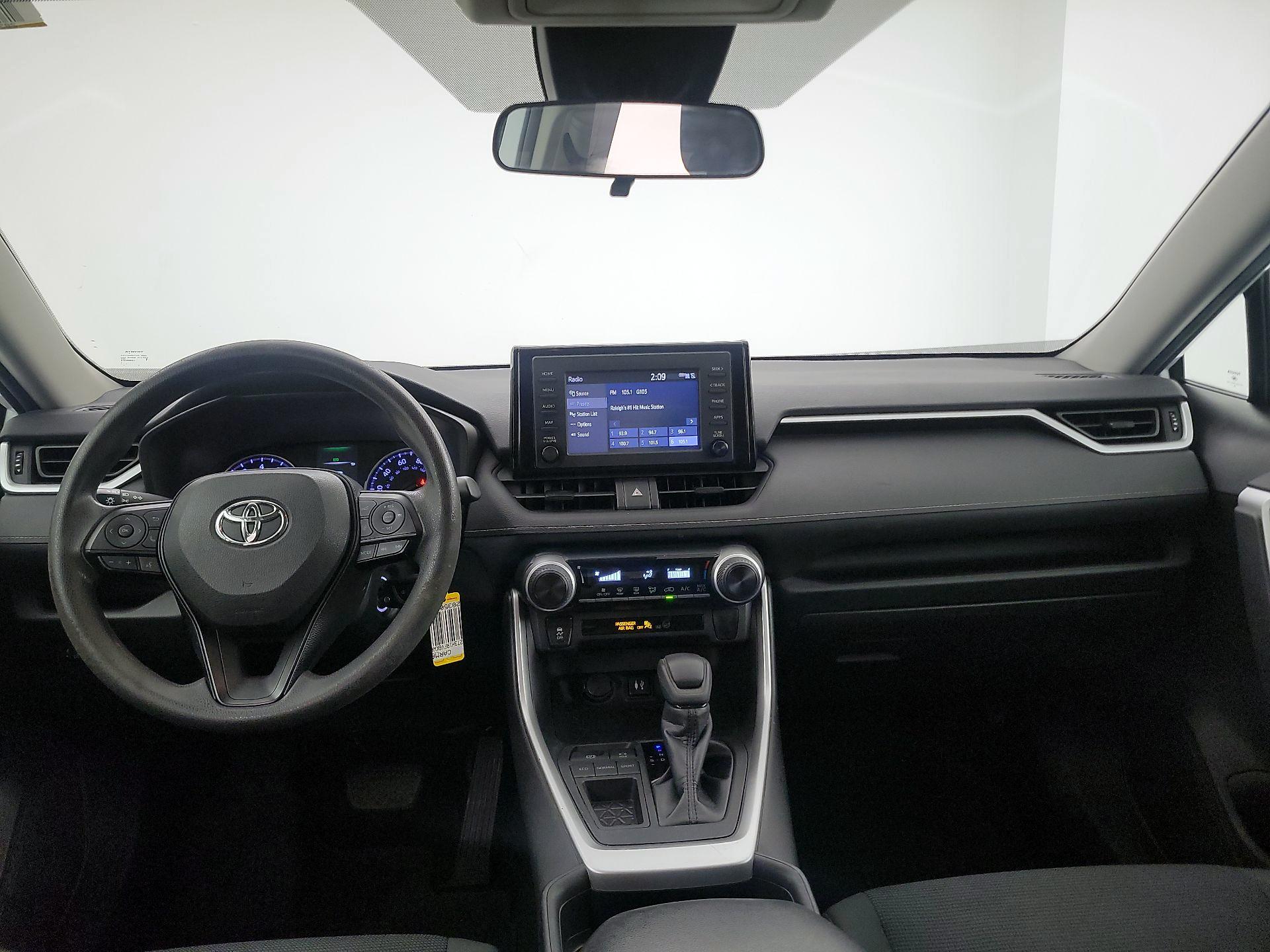 Thumbnail: 2019 Toyota RAV4 - 9