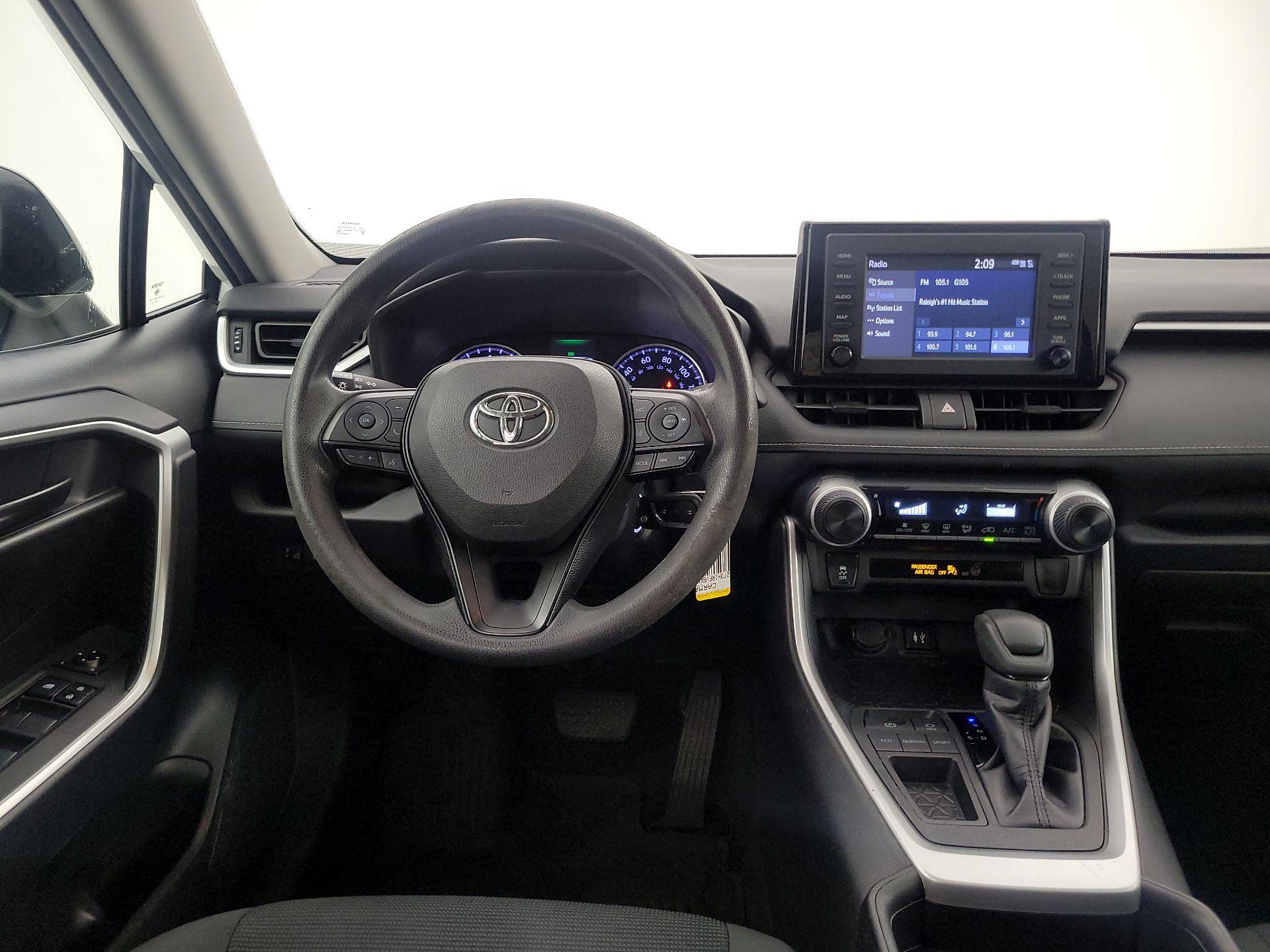 Thumbnail: 2019 Toyota RAV4 - 10