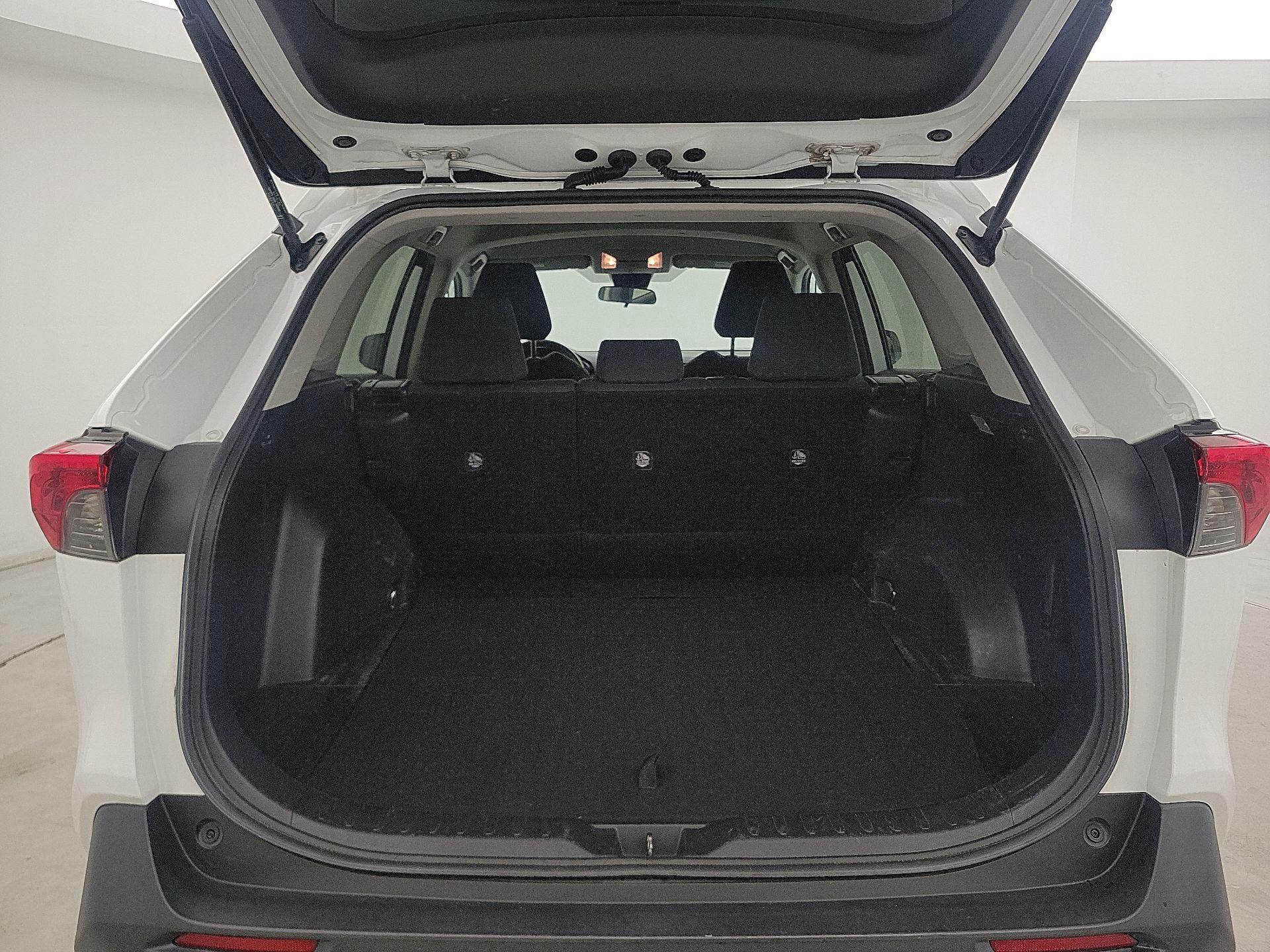 Thumbnail: 2019 Toyota RAV4 - 20