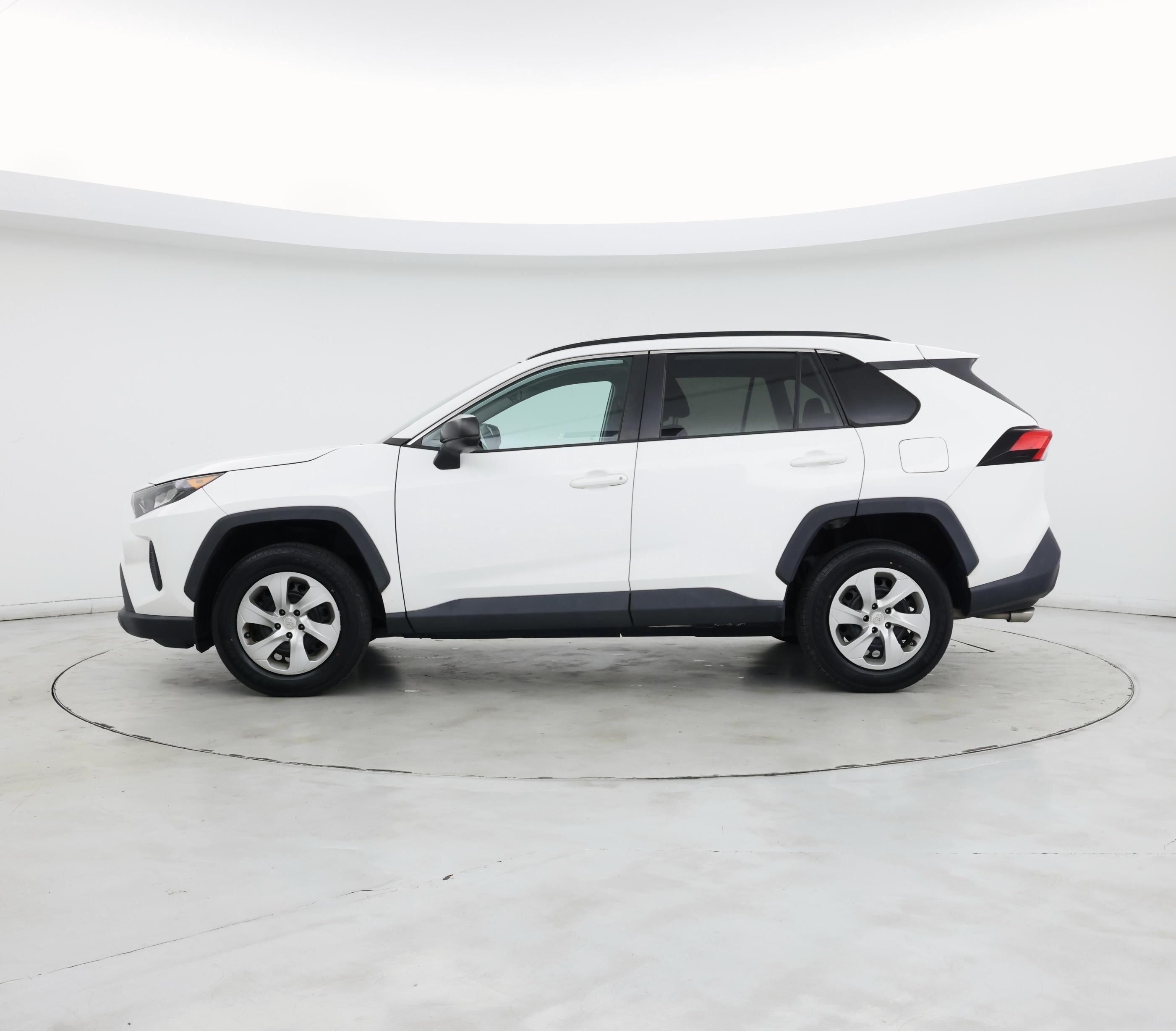 Thumbnail: 2019 Toyota RAV4 - 3