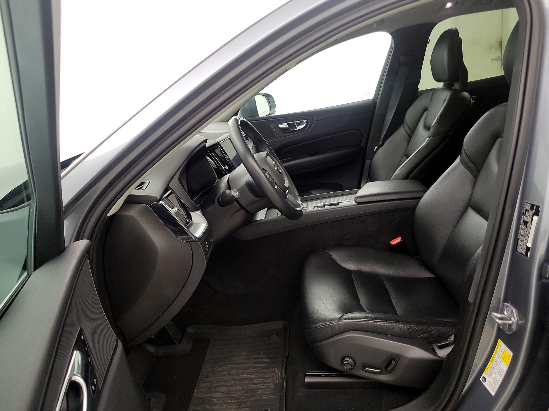 Thumbnail: 2018 Volvo XC60 - 11