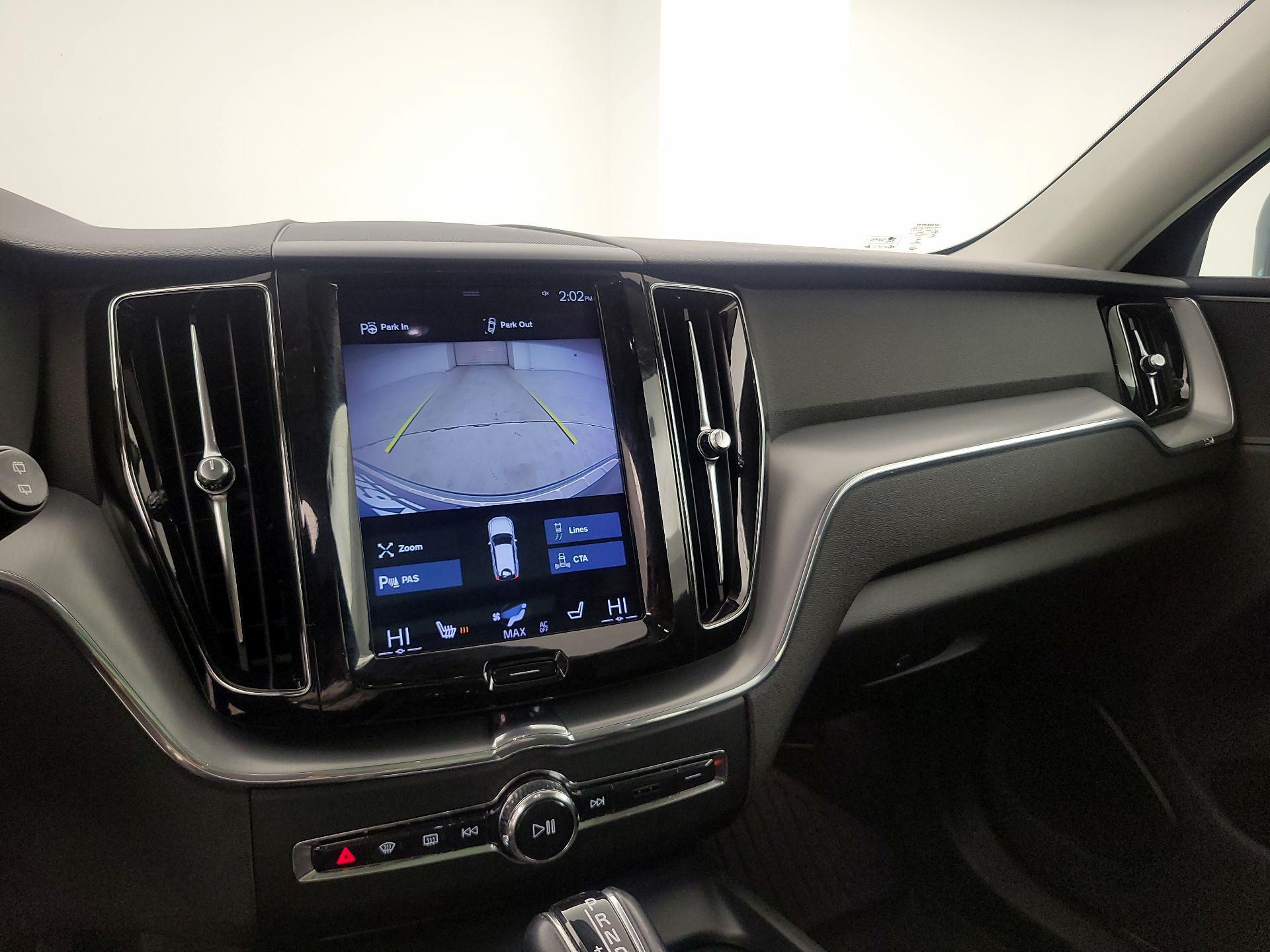 Thumbnail: 2018 Volvo XC60 - 15