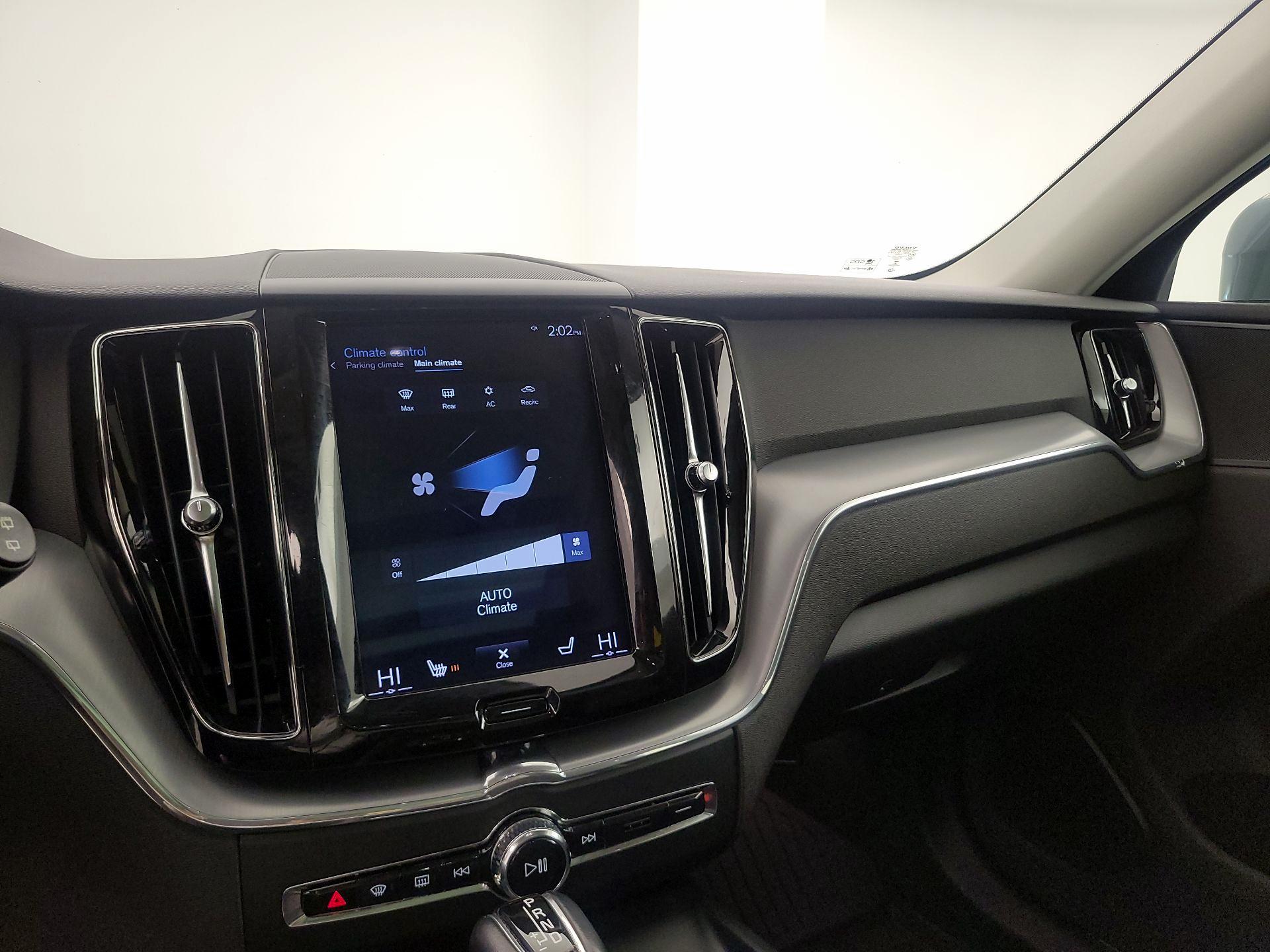 Thumbnail: 2018 Volvo XC60 - 17