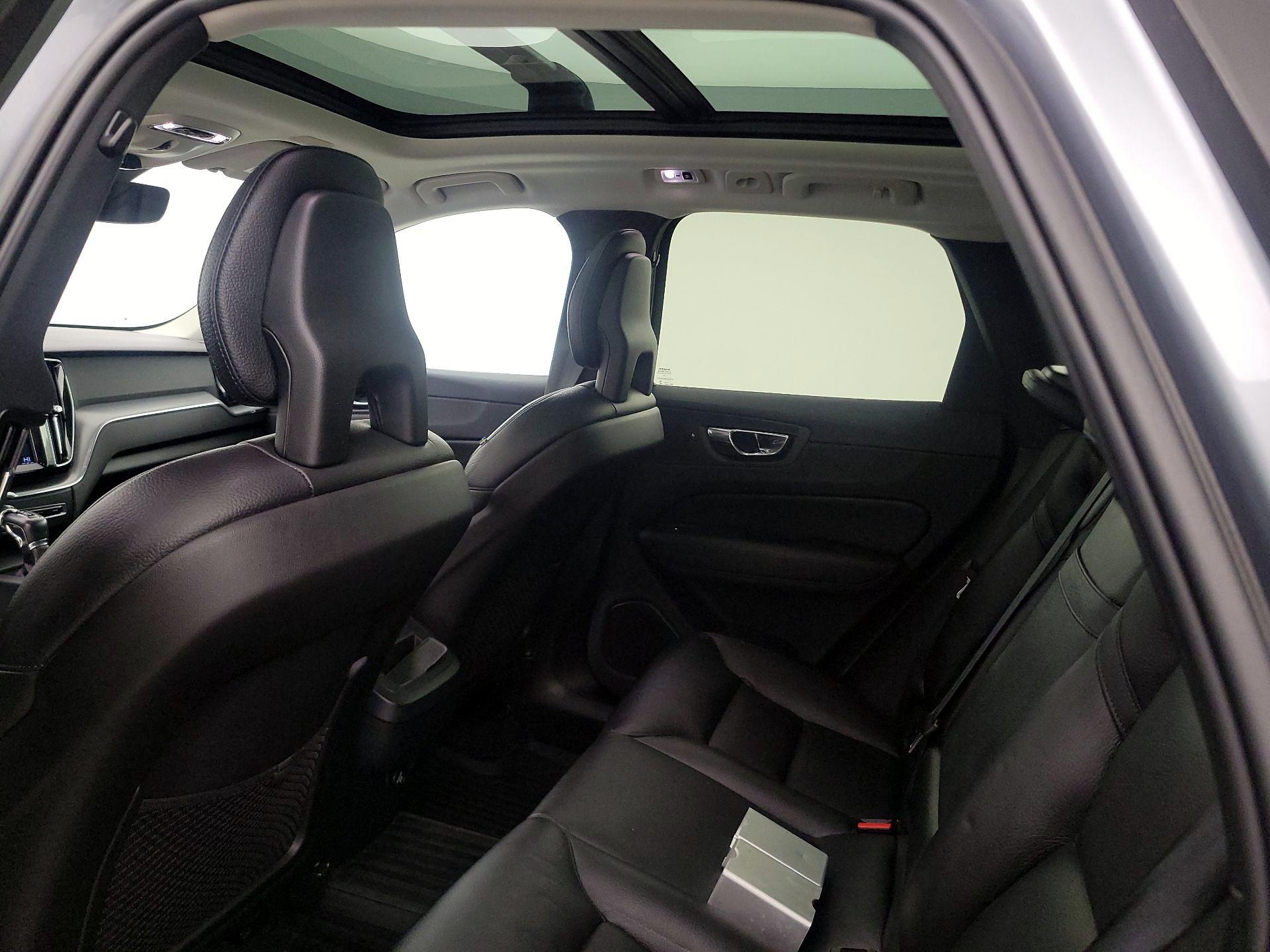 Thumbnail: 2018 Volvo XC60 - 20