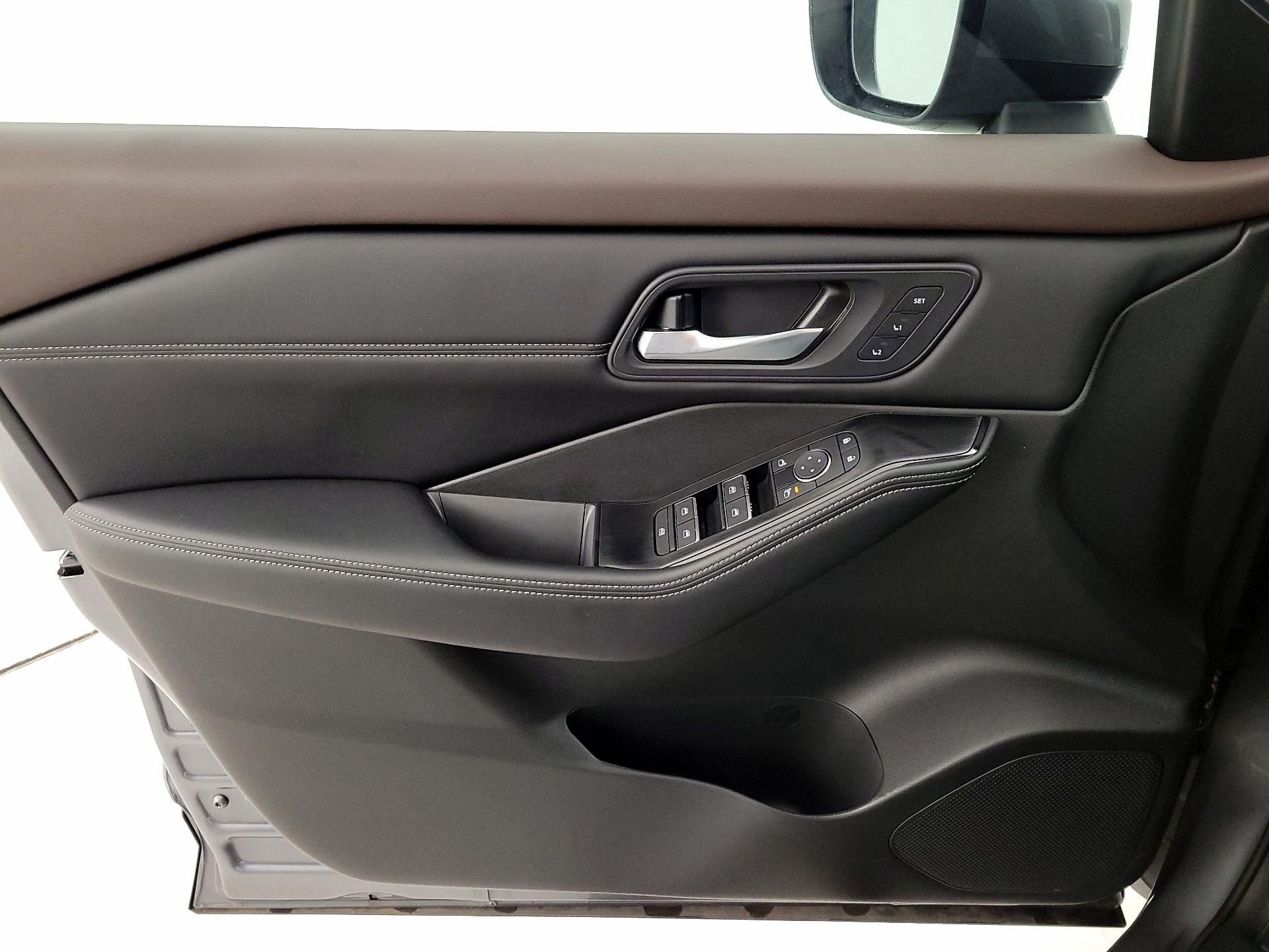 Thumbnail: 2023 Nissan Rogue - 12