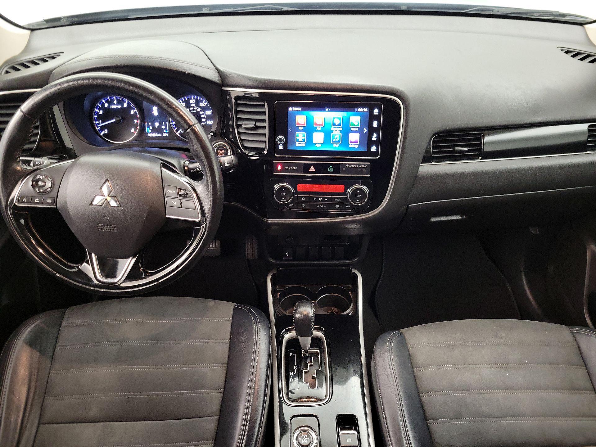 Thumbnail: 2019 Mitsubishi Outlander - 9