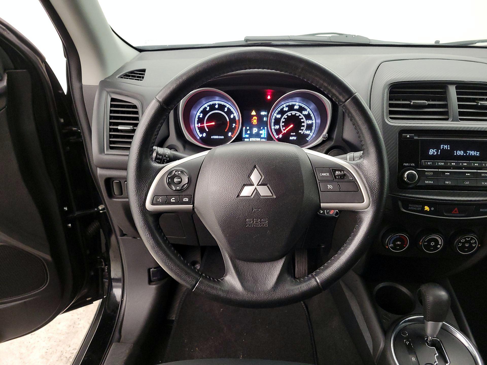 Thumbnail: 2015 Mitsubishi Outlander Sport - 10