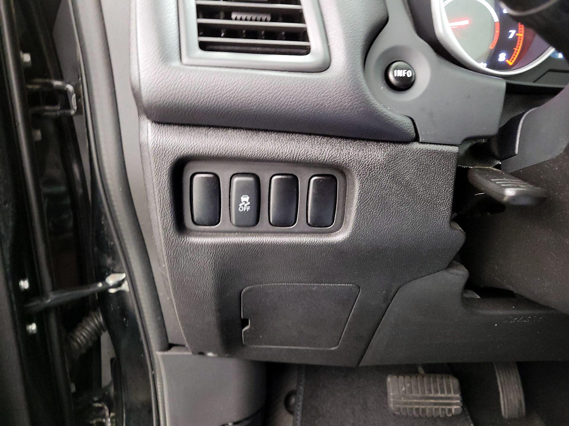 Thumbnail: 2015 Mitsubishi Outlander Sport - 13