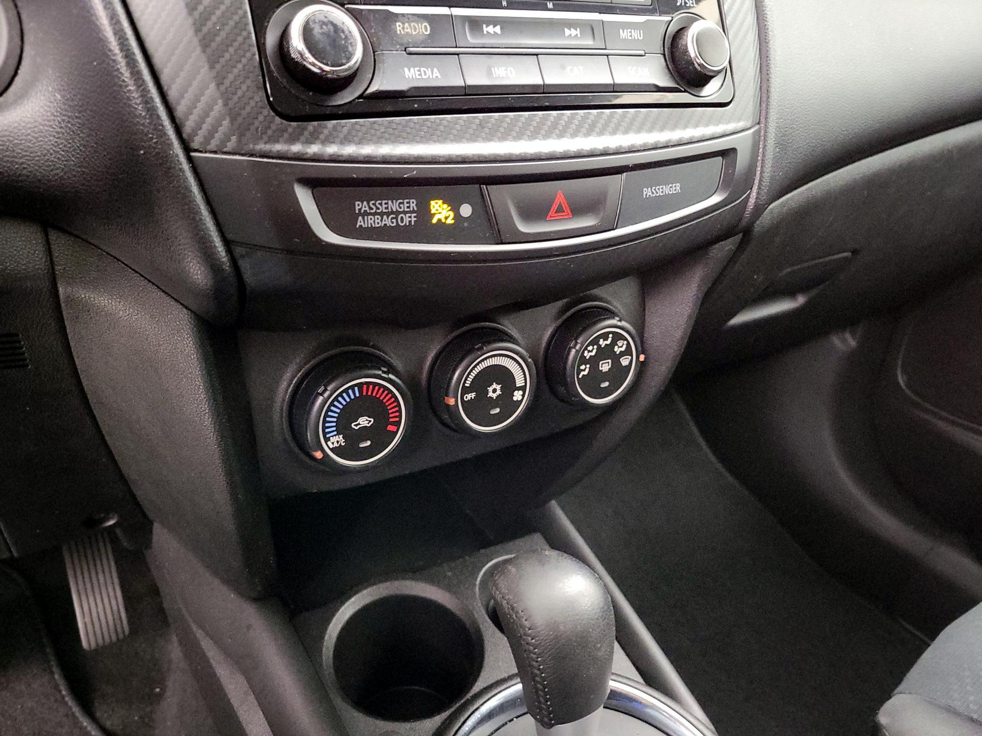 Thumbnail: 2015 Mitsubishi Outlander Sport - 15