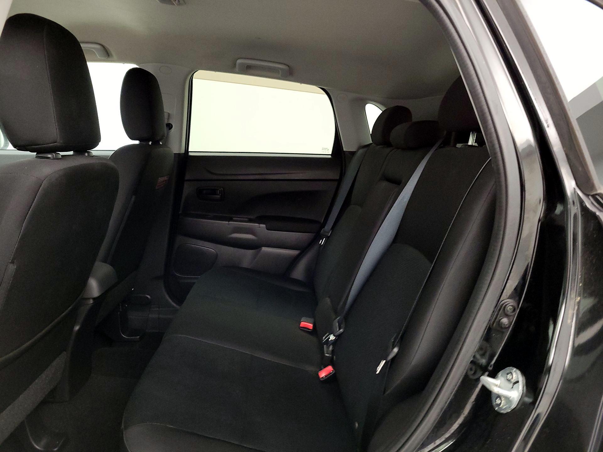 Thumbnail: 2015 Mitsubishi Outlander Sport - 18