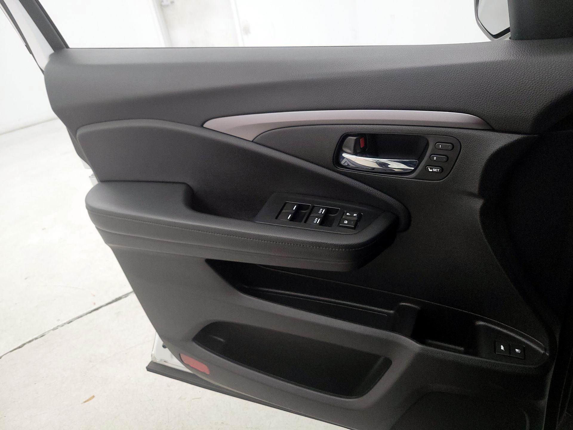 Thumbnail: 2021 Honda Pilot - 12