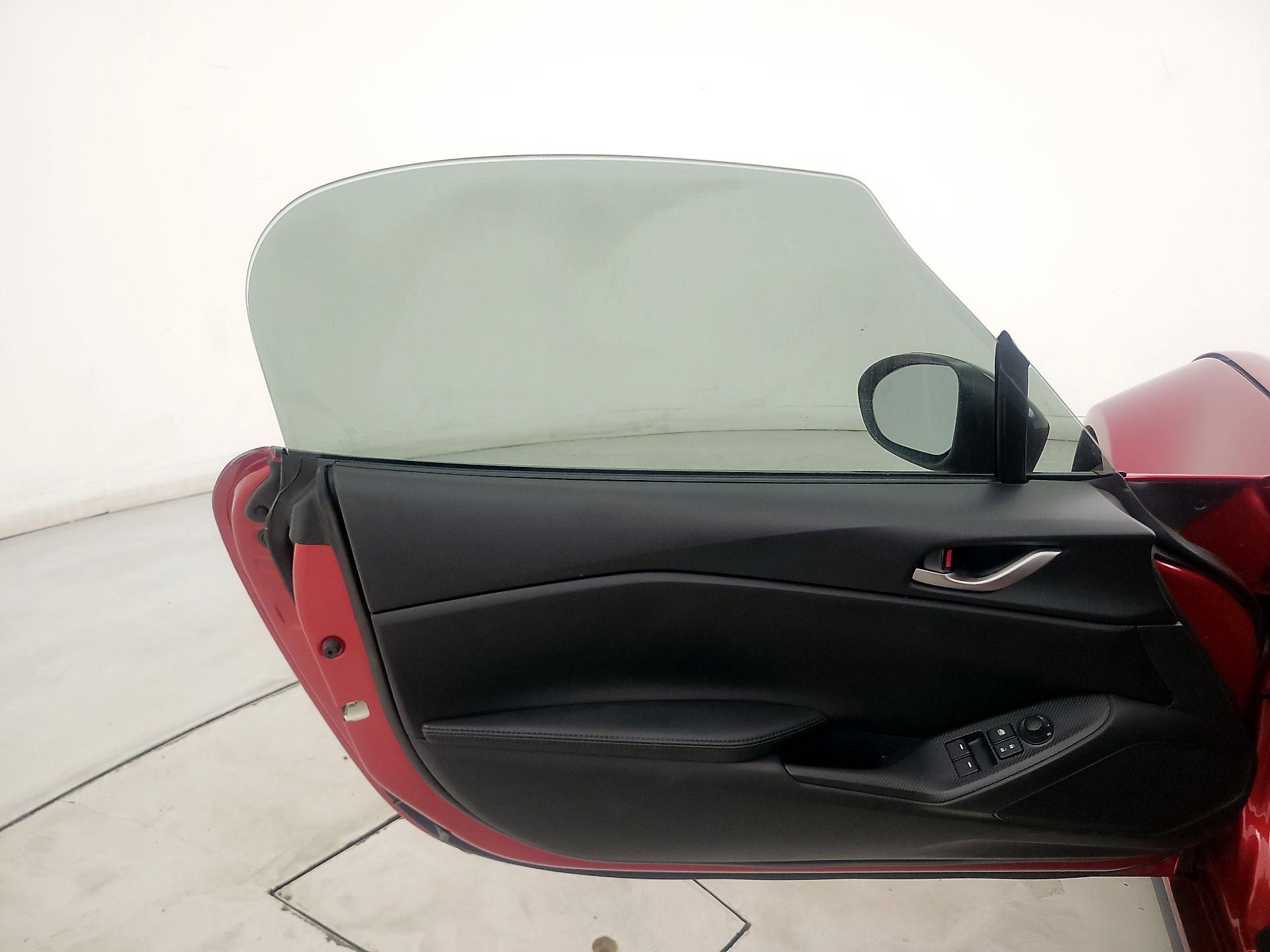 Thumbnail: 2023 Mazda MX-5 Miata - 12