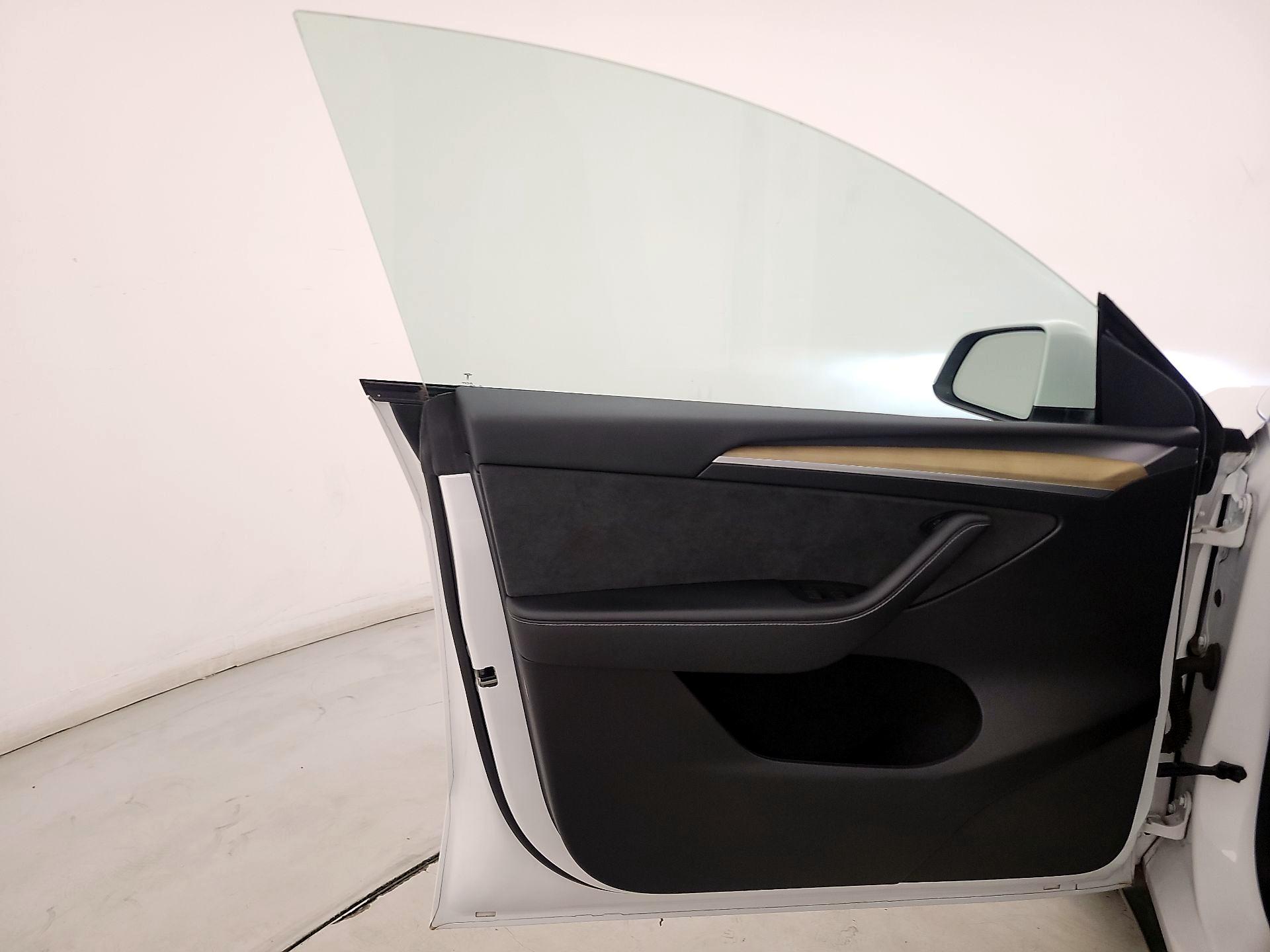 Thumbnail: 2023 Tesla Model Y - 12