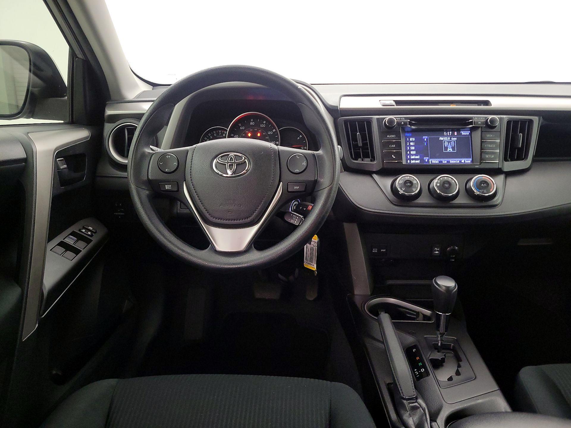 Thumbnail: 2016 Toyota RAV4 - 10